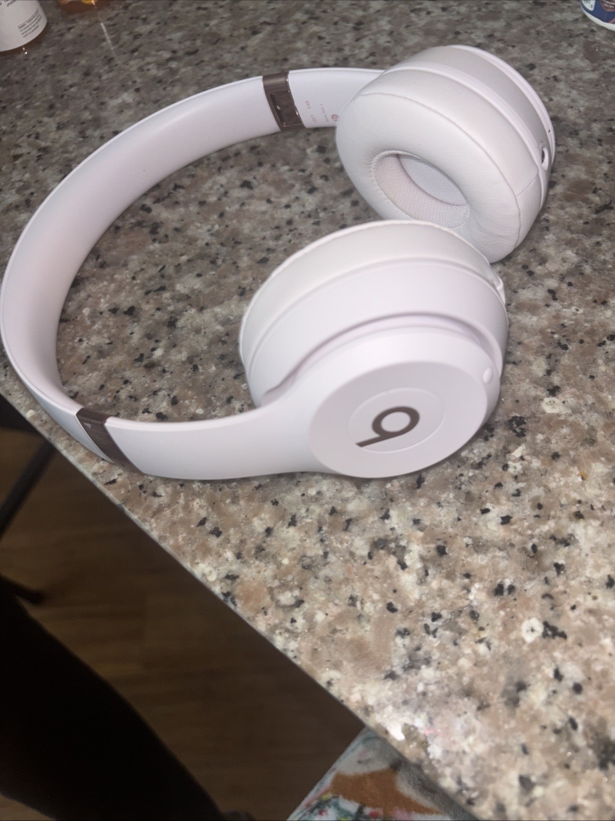 Beats by Dr. Dre Solo 4 A3140 Cloud Pink Wireless Bluetooth On-Ear Headphones