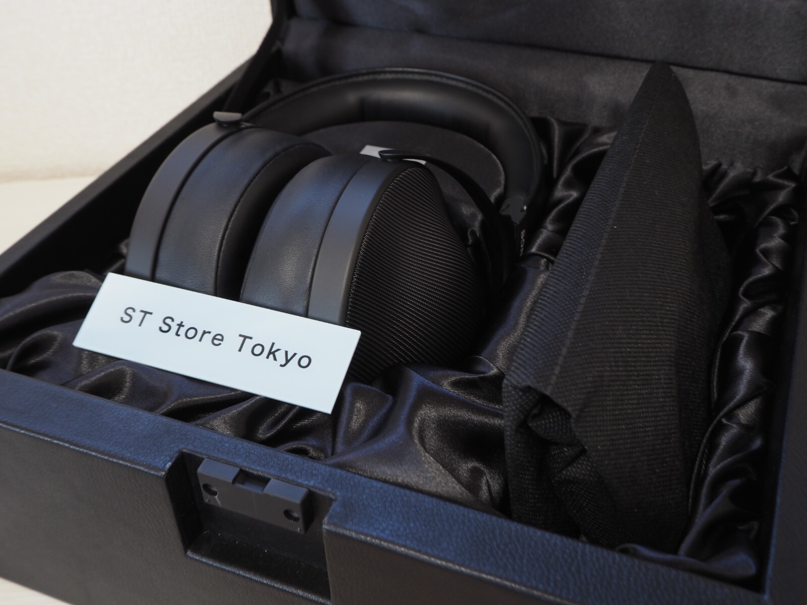 [Excellent] SONY MDR-Z1R Over-ear Stereo Headphones Japan With Cable Tested