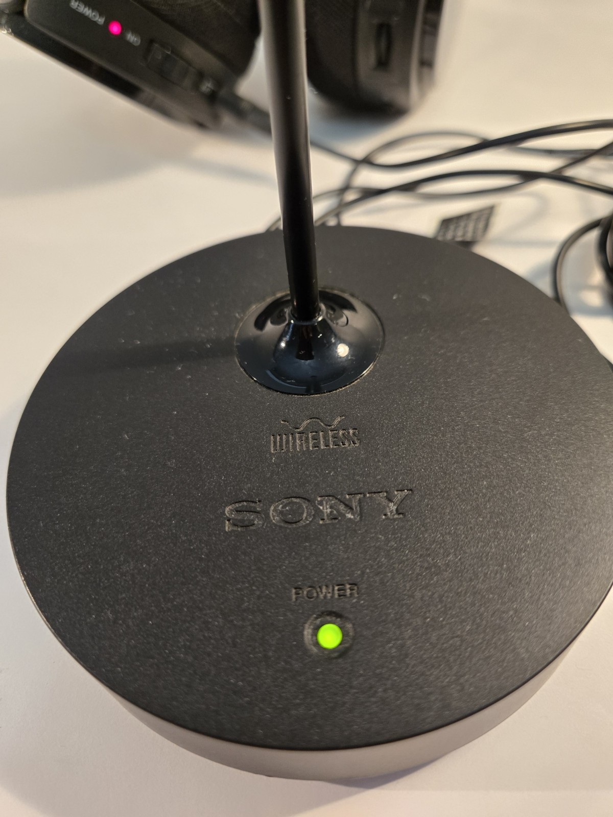 SONY Wireless Headphones PLUS Transmitter *Powers On* *Untested* RF-912R