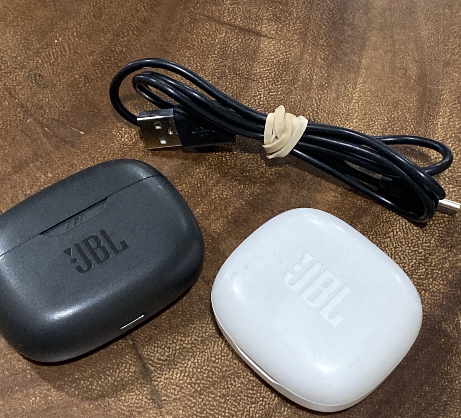 Lot Of JBL Vibe Beam And JBL Vibe Flex Bluetooth Earbuds