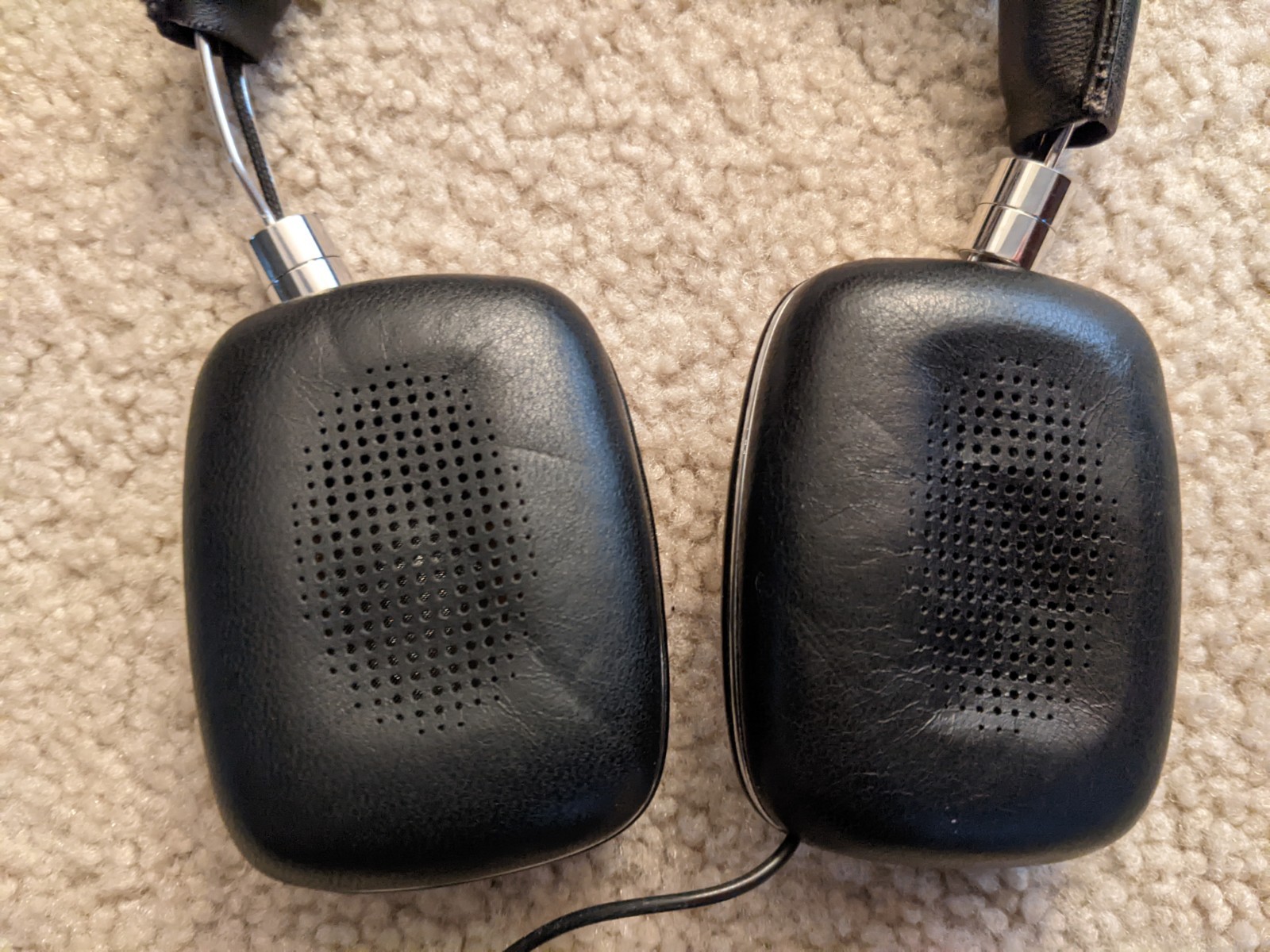 Bowers & Wilkins P5 Wired Headphones: Black And Silver. Pre-owned. Tested, Works
