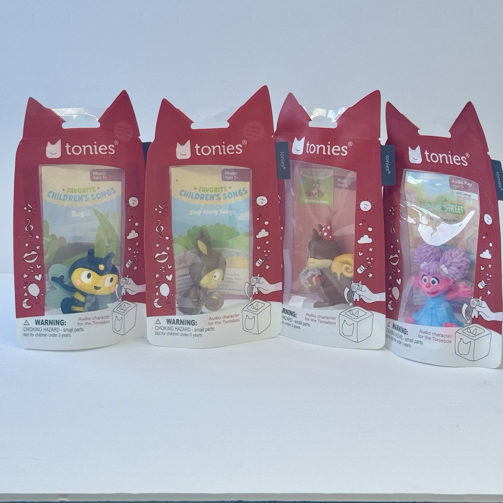 Light Blue Tonies Box PAW Patrol Skye + 4 extra figures+ Headphones Bundle-New
