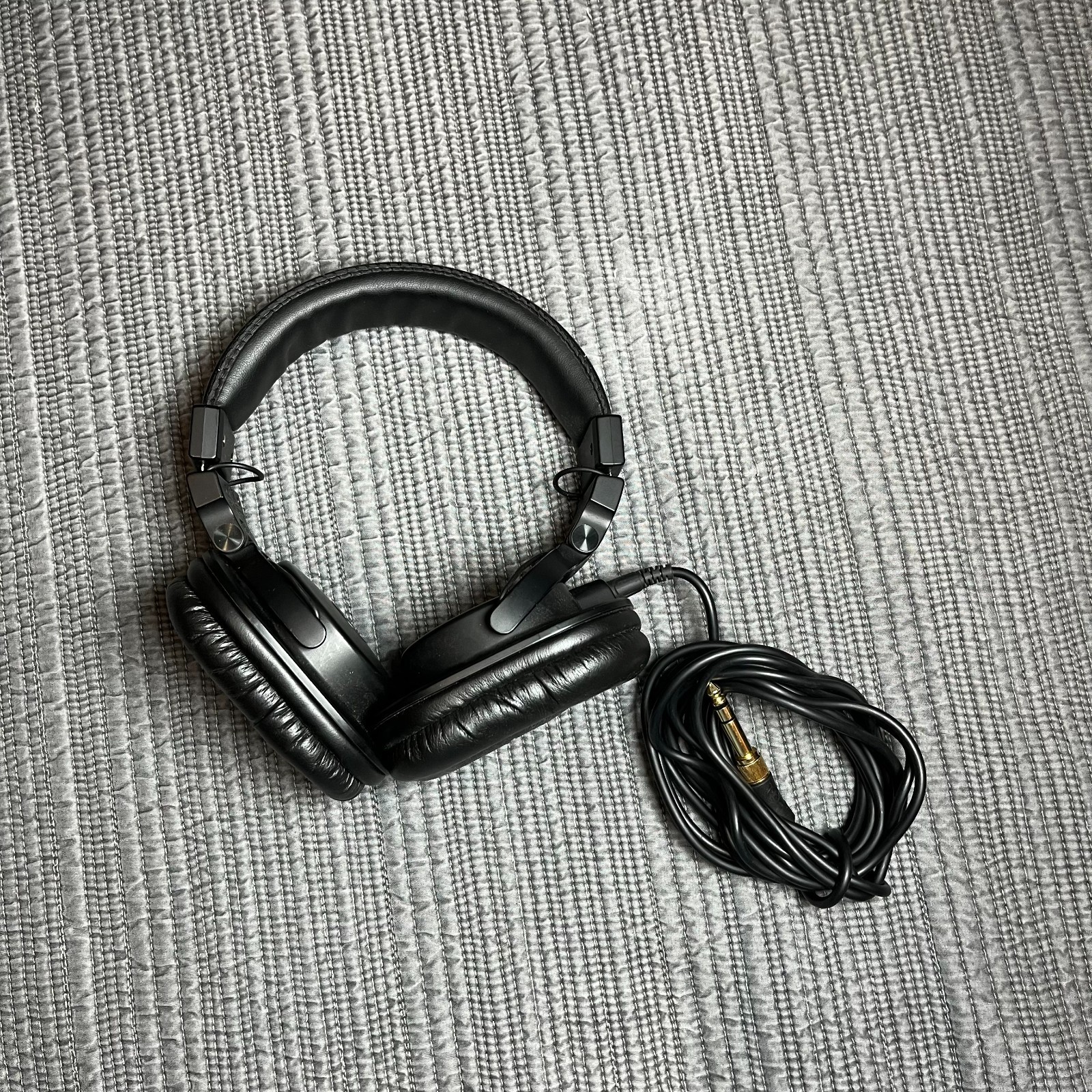 Yamaha HPH-MT5 Studio Monitor Headphones – Professional Audio Quality