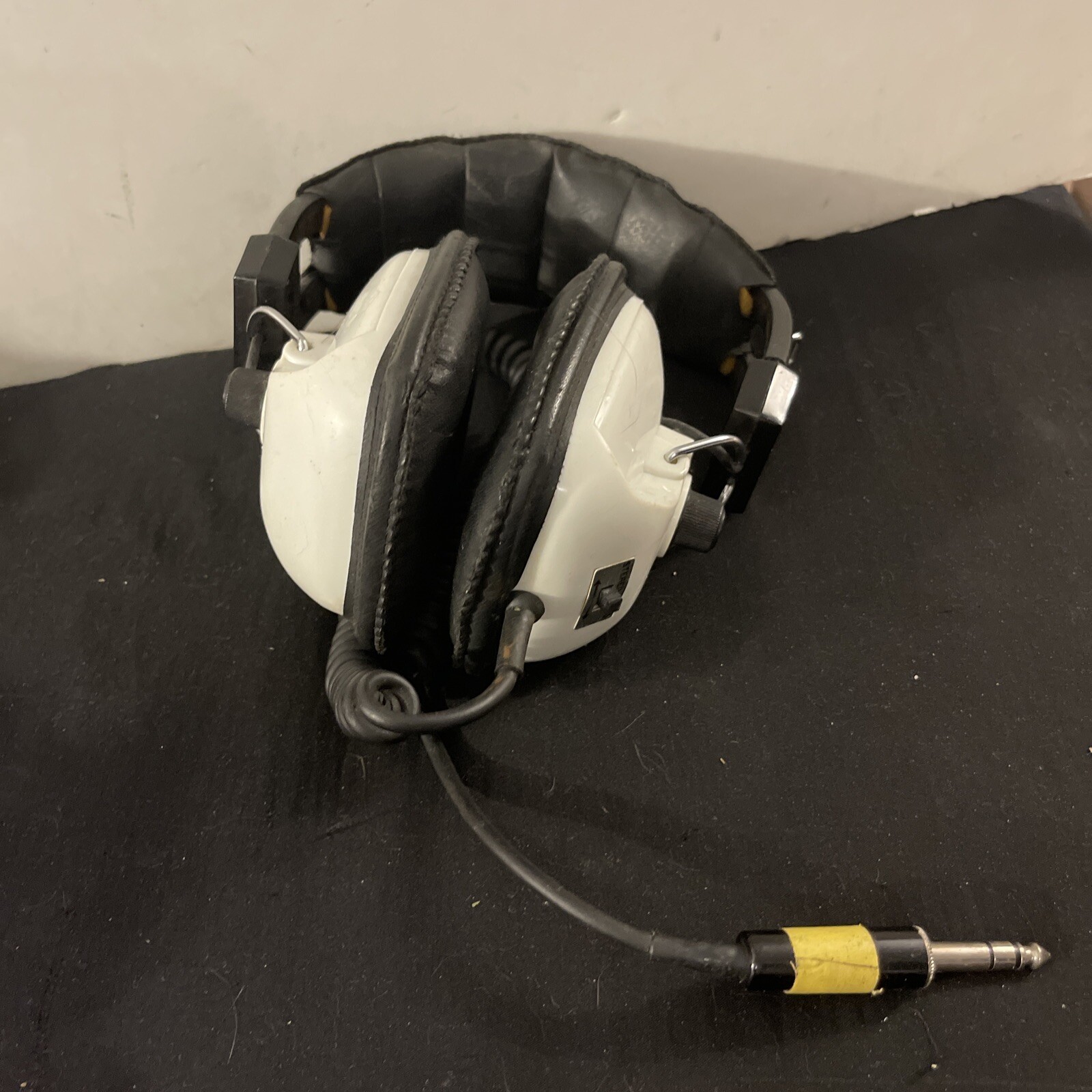 Vintage Sonic 30 stereo headphones Wired 1/4” Jack Volume Controls Taiwan