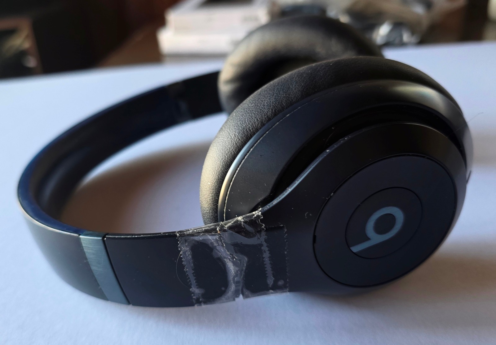 Navy Blue Beats Studio Pro Wireless Headphones MQTQ3LL/A – Works but Taped Band