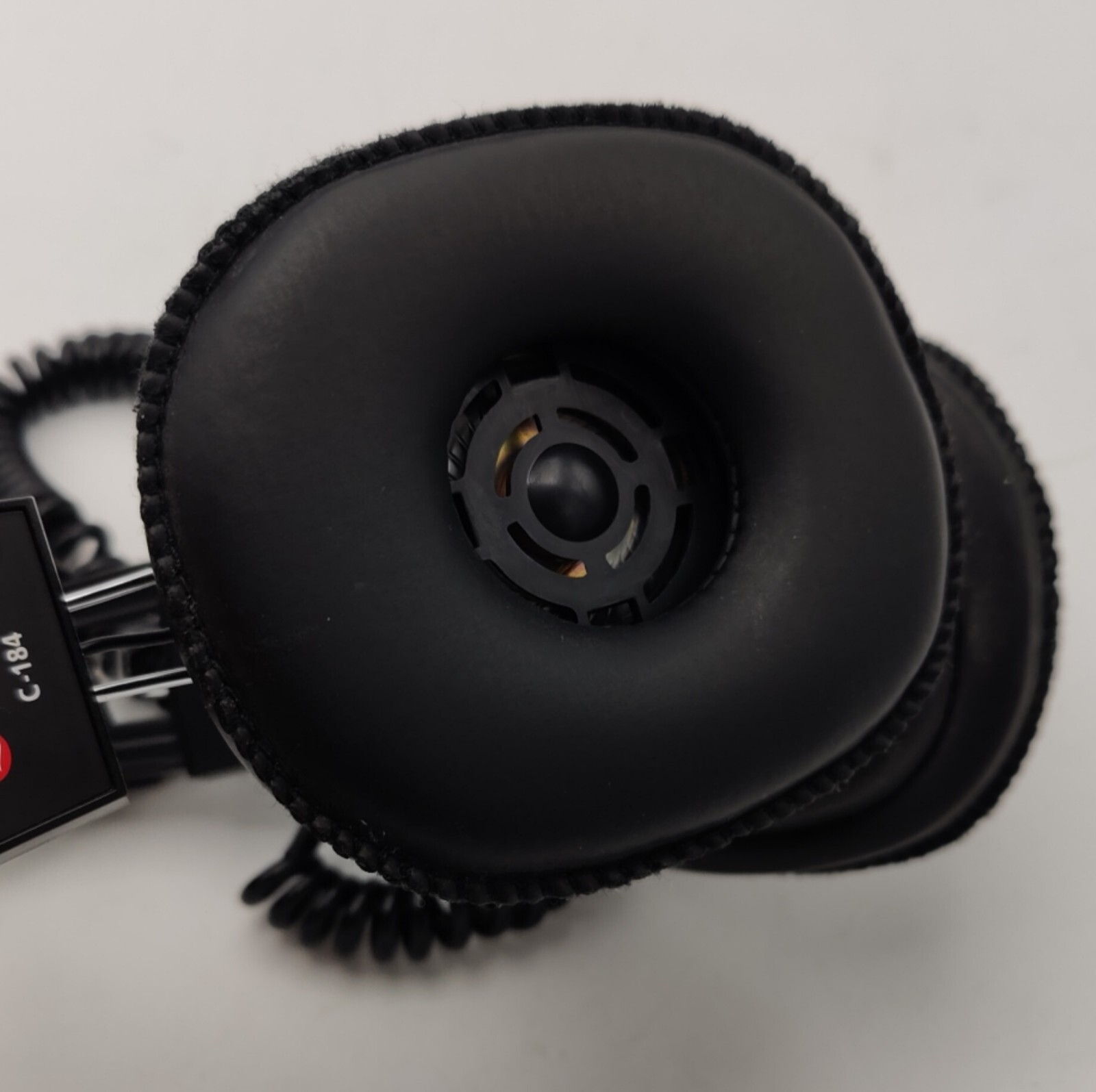 Labtec C-184 Stereo/Mono Headphones w/Volume Control 3.5mm (1/8) & 1/4″ – Nice!