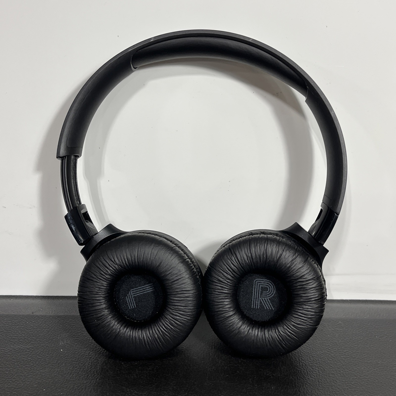 JBL Tune 520BT Wireless On-Ear Bluetooth Headphones Black