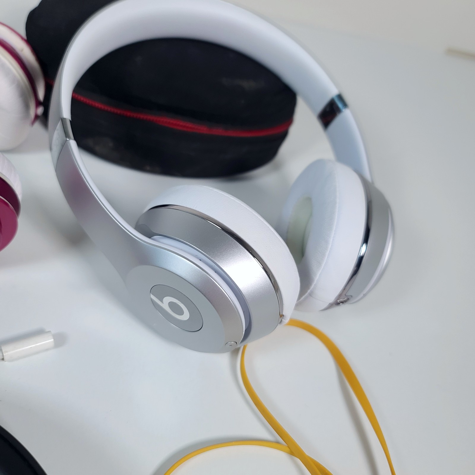 Lot of 5 – Headphones & Speaker Beats Solo HD, Solo3 Sony MDR-XB450 all UNTESTED