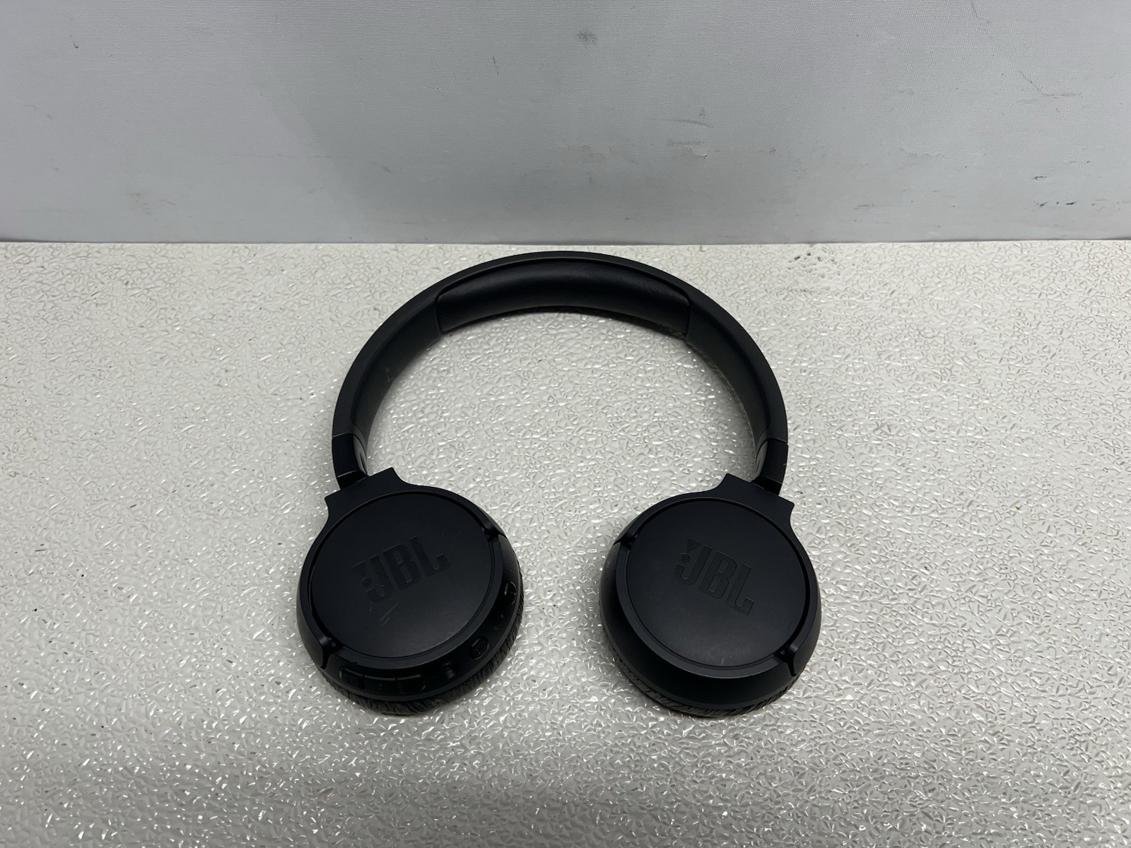 JBL – Tune 670NC Adaptive Noise Cancelling Wireless On-Ear Headphone – Black –