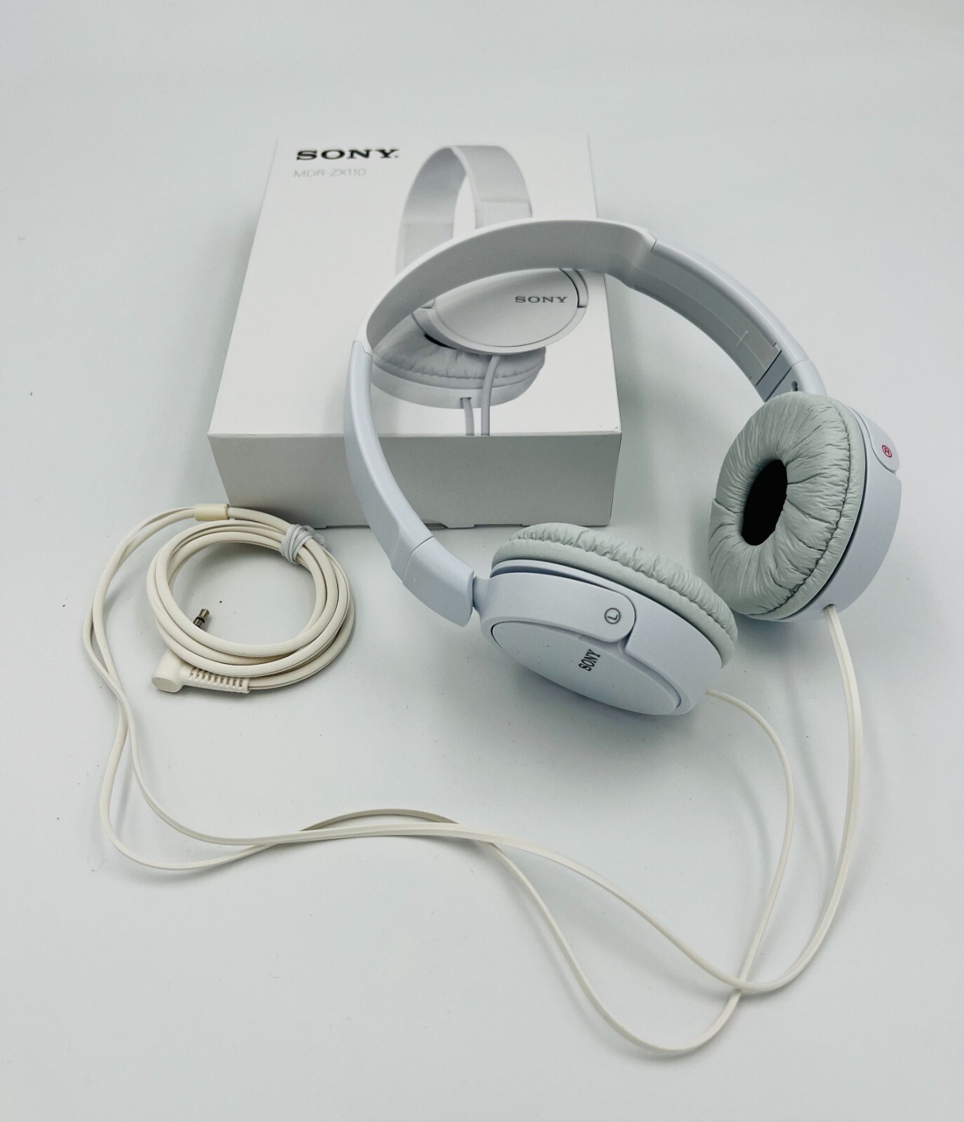 Sony MDR-ZX110 Ear-Pad (On the Ear) Headband Headphones – White