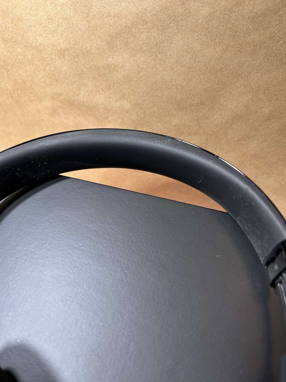 Beats by Dr. Dre Solo3 Over the Ear Headphone – Gloss Black Clean Condition
