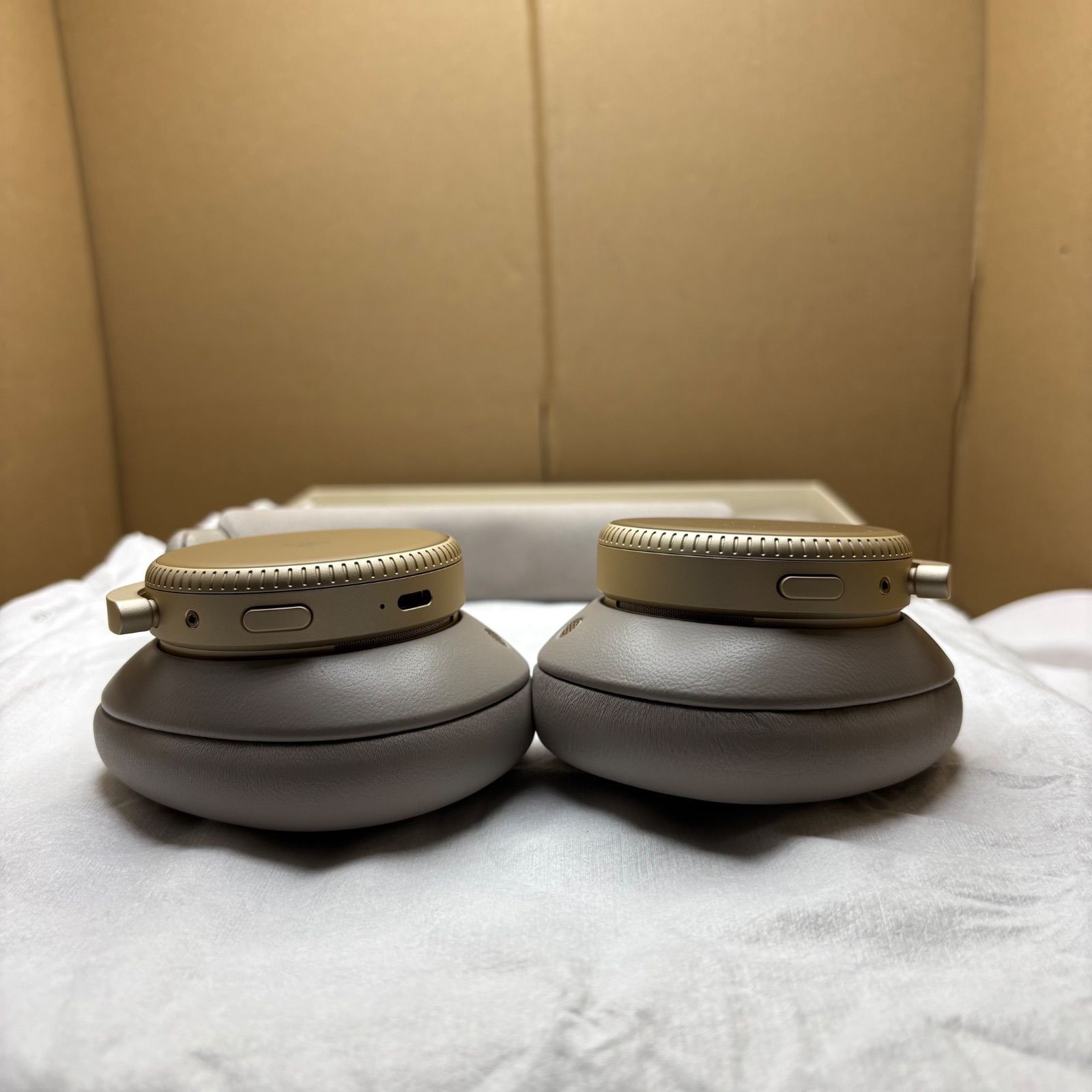 Bang & Olufsen Beoplay H100 Wireless Headphones Hourglass Sand ANC BT