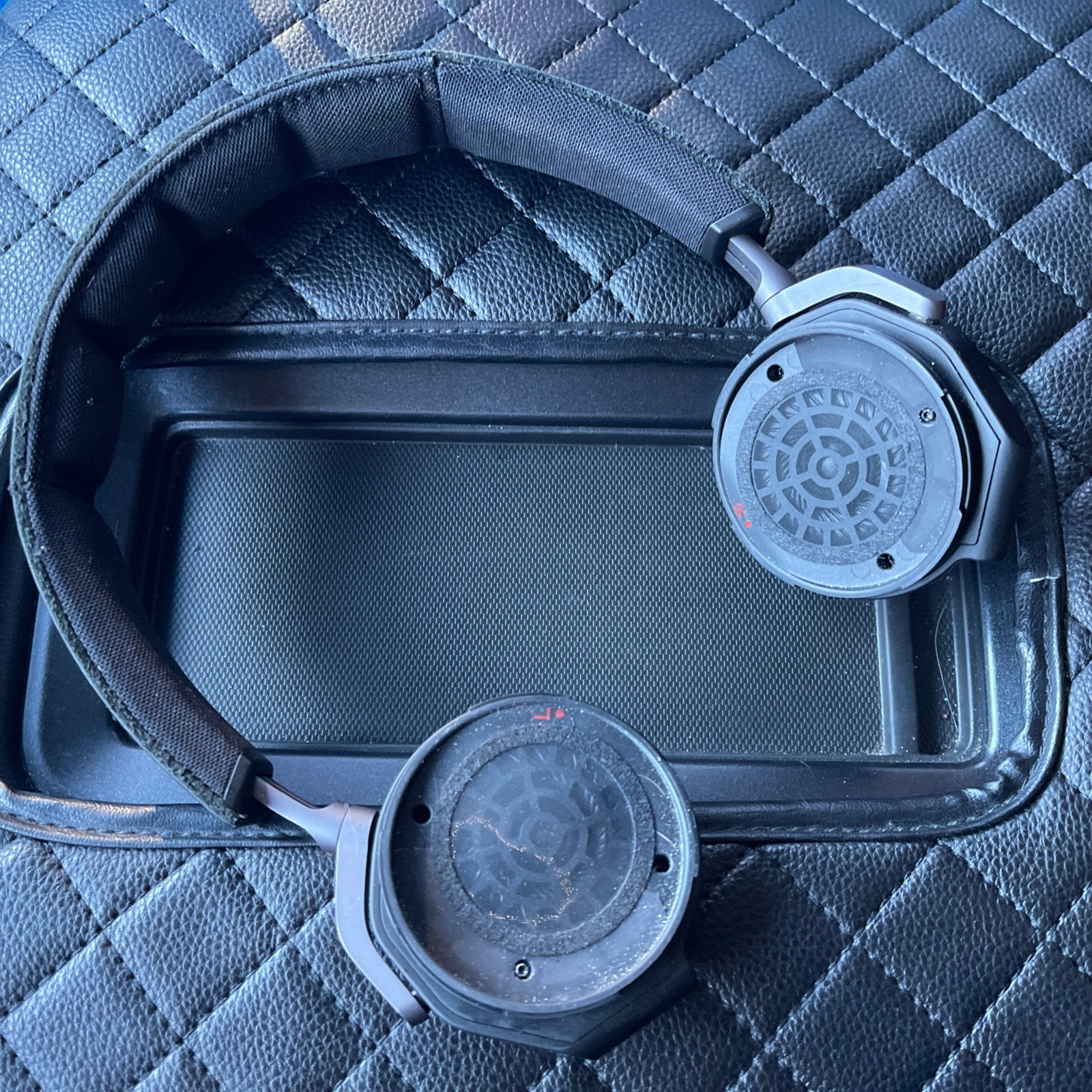 B&O-Bang & Olufsen-BeoPlay Wired-Over Ear Headphones – Black-Leather