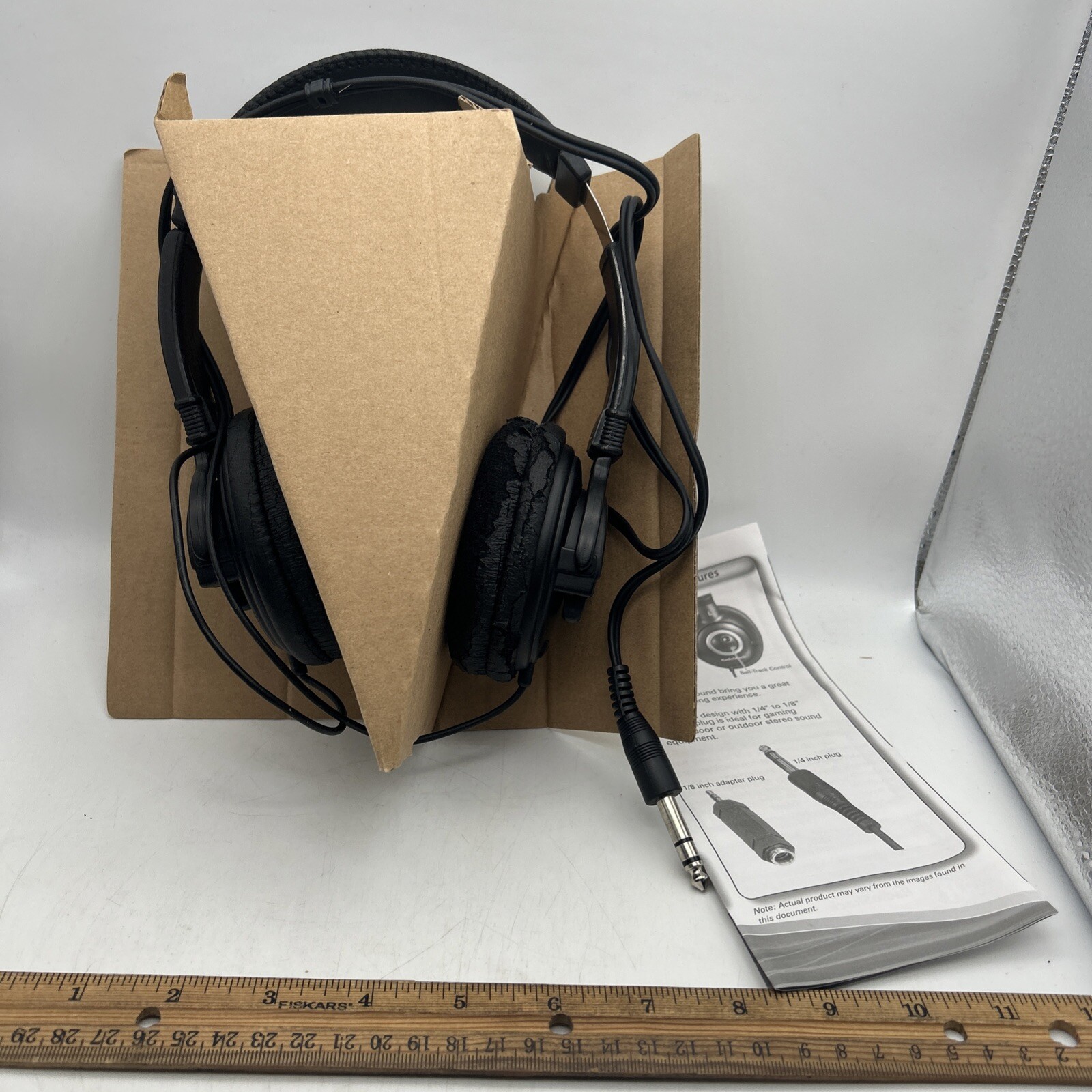 Radio Shack Black Stereo Comfort Headphones 33-1225 Full Sized, In Original Box