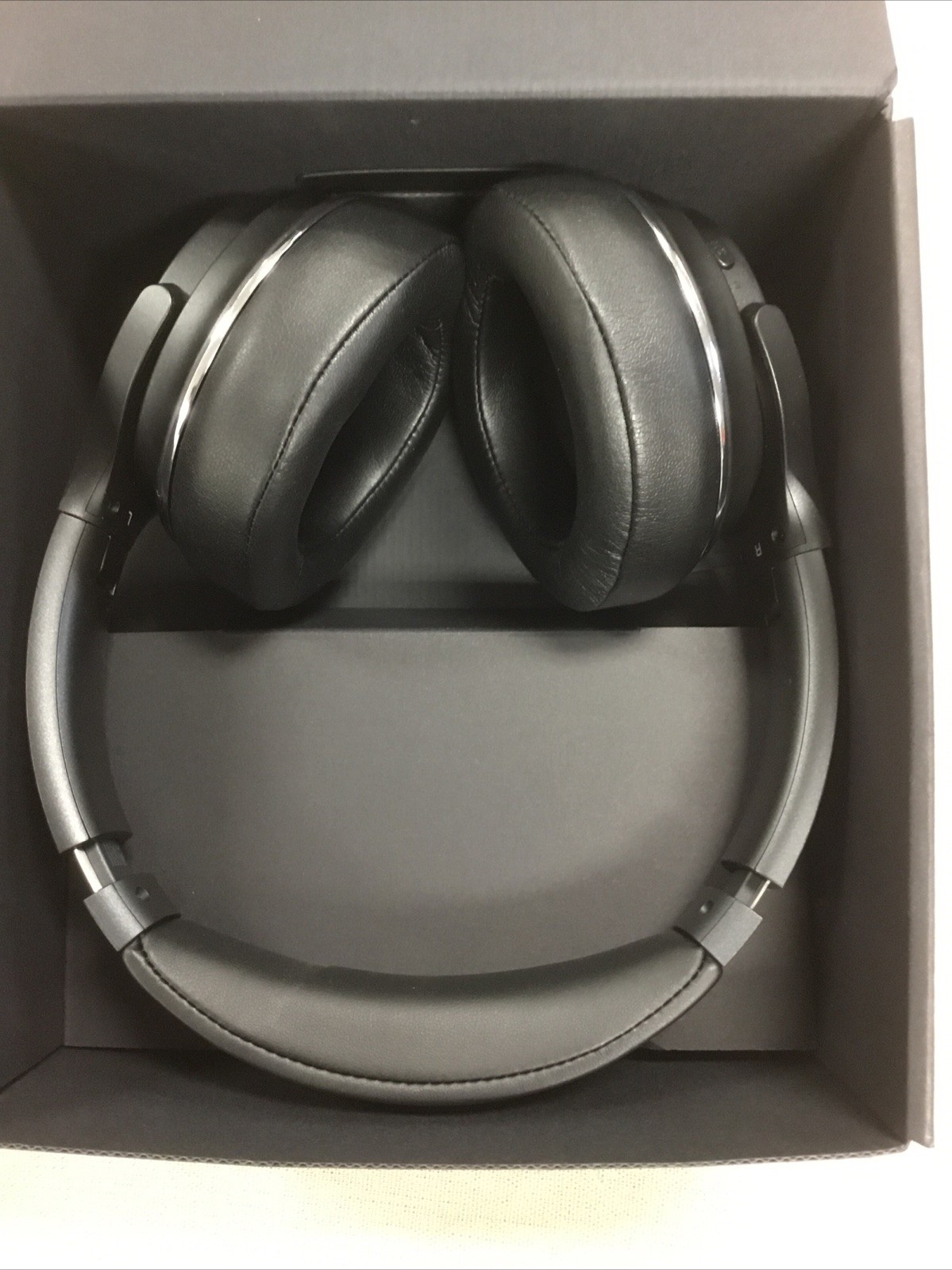 Raycon Everyday Headphones Black RBH820 Wireless Active Noise Cancelling ANC