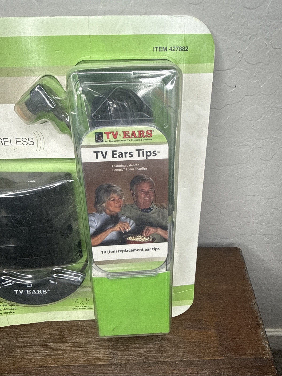 TV Ears Noise Reduction TV Headset Wireless Rechargeable Battery New Old Stock