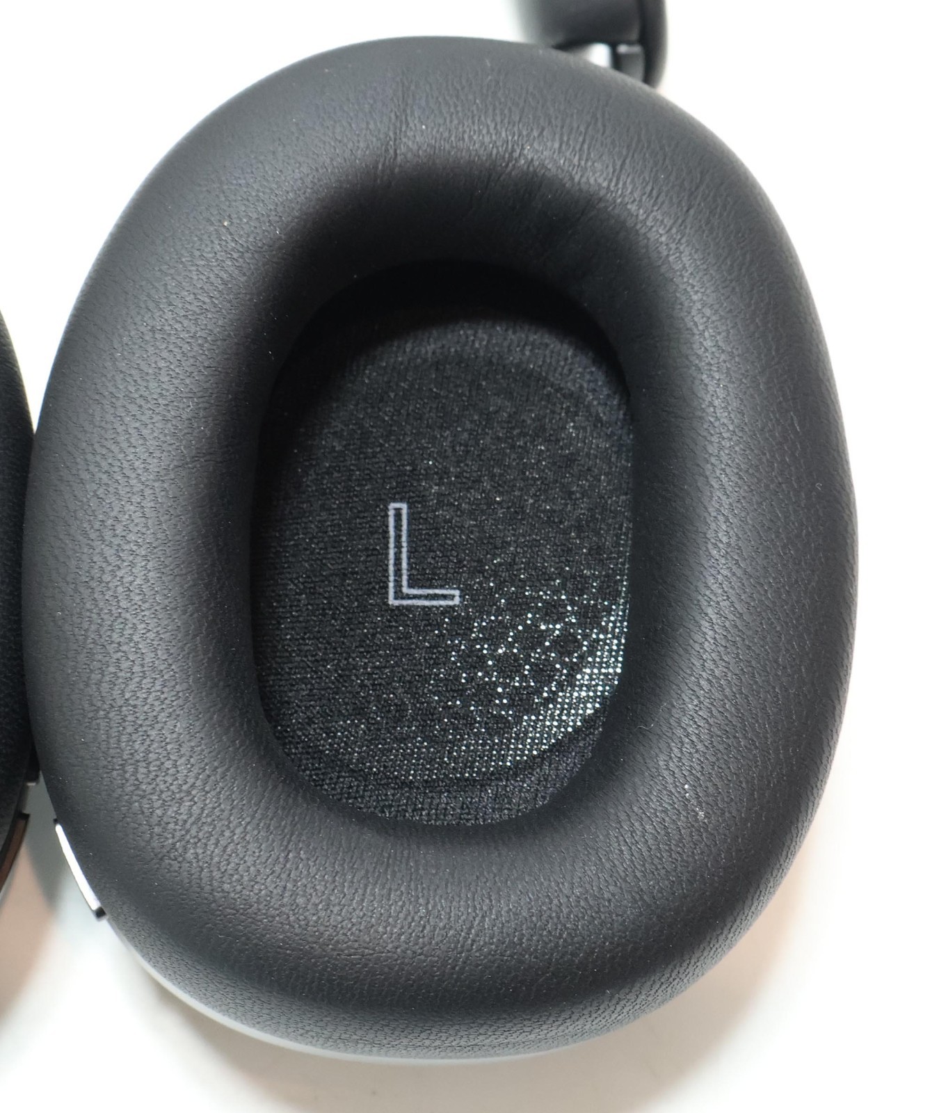 Bowers and Wilkins PX8 Model FP42951 (Black/Gray)