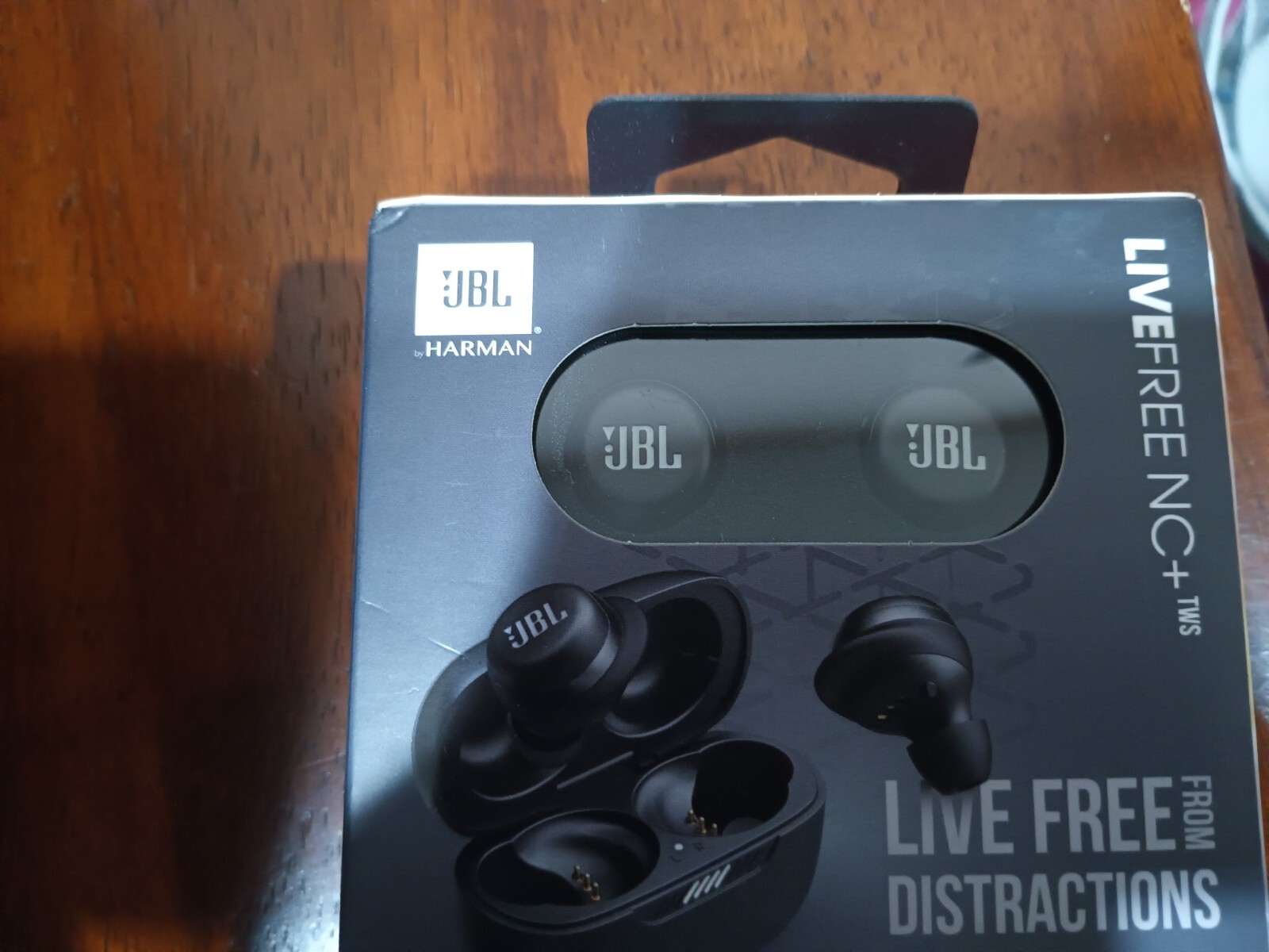 JBL Live Free nc + tws Active Noise Cancellation, Built-in Microphone, Built-In