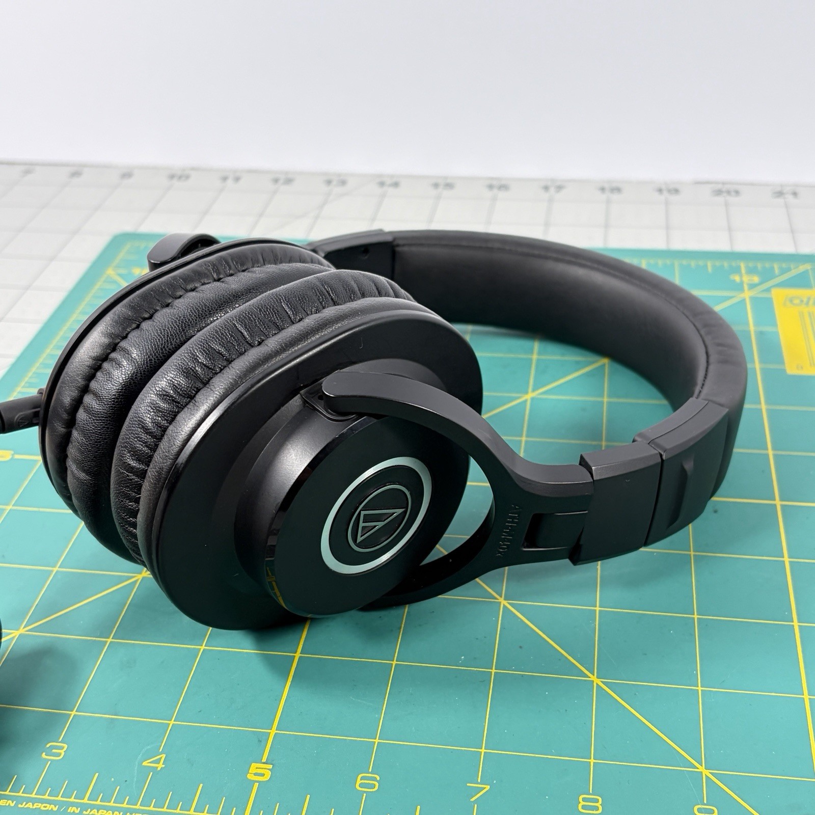 Audio-Technica ATH-M40x Professional Studio Monitor Headphones Black Tested