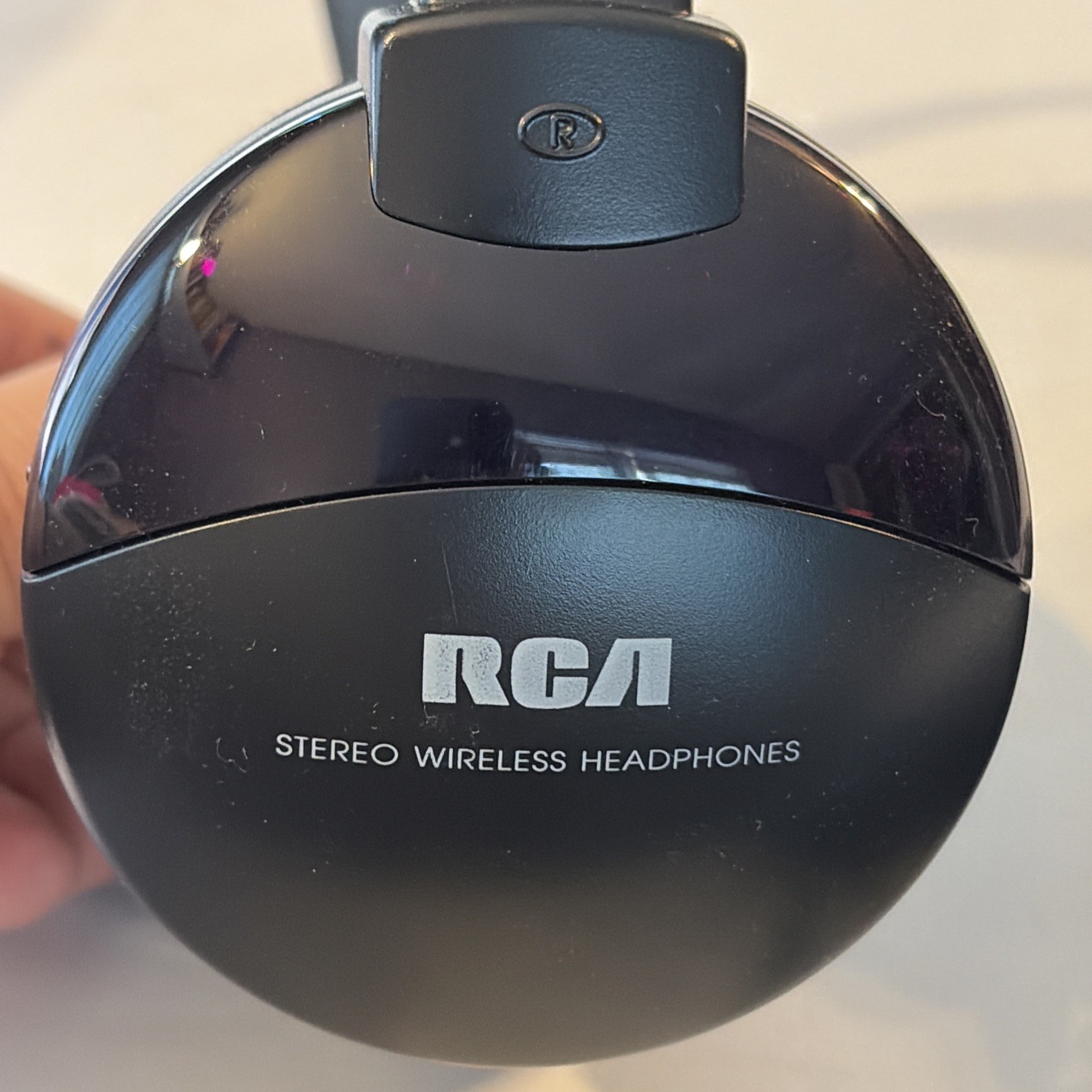 RCA Wireless Headphones Infra Red WHR120RS 25′ Open Box Over Ear