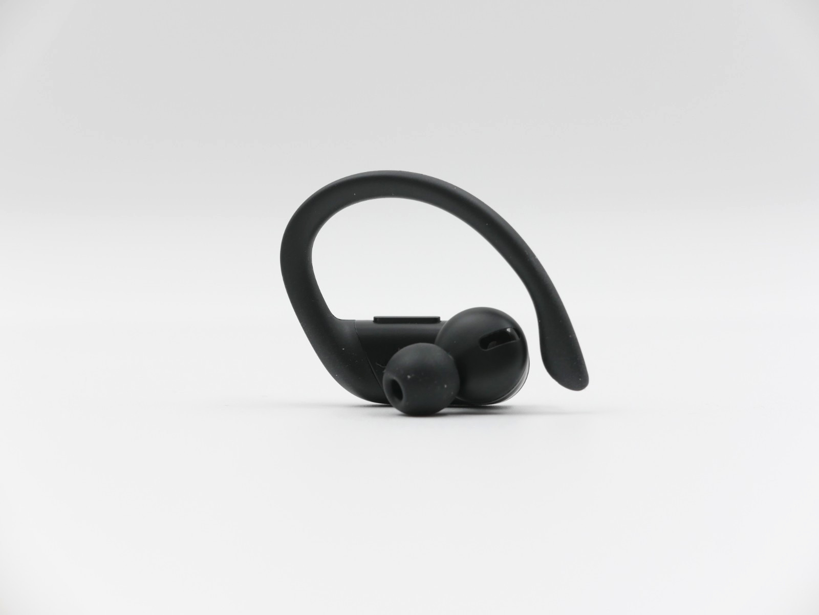Powerbeats Pro – Pre-owned – Excellent Condition – Canada Fast Shipping