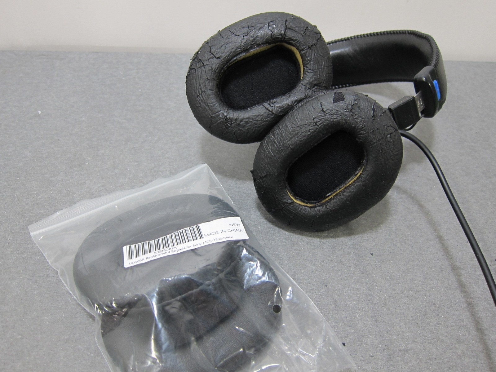 Sony MDR-7506 Professional Wired Headphone Thailand – NEW EARPADS INSTALLED!