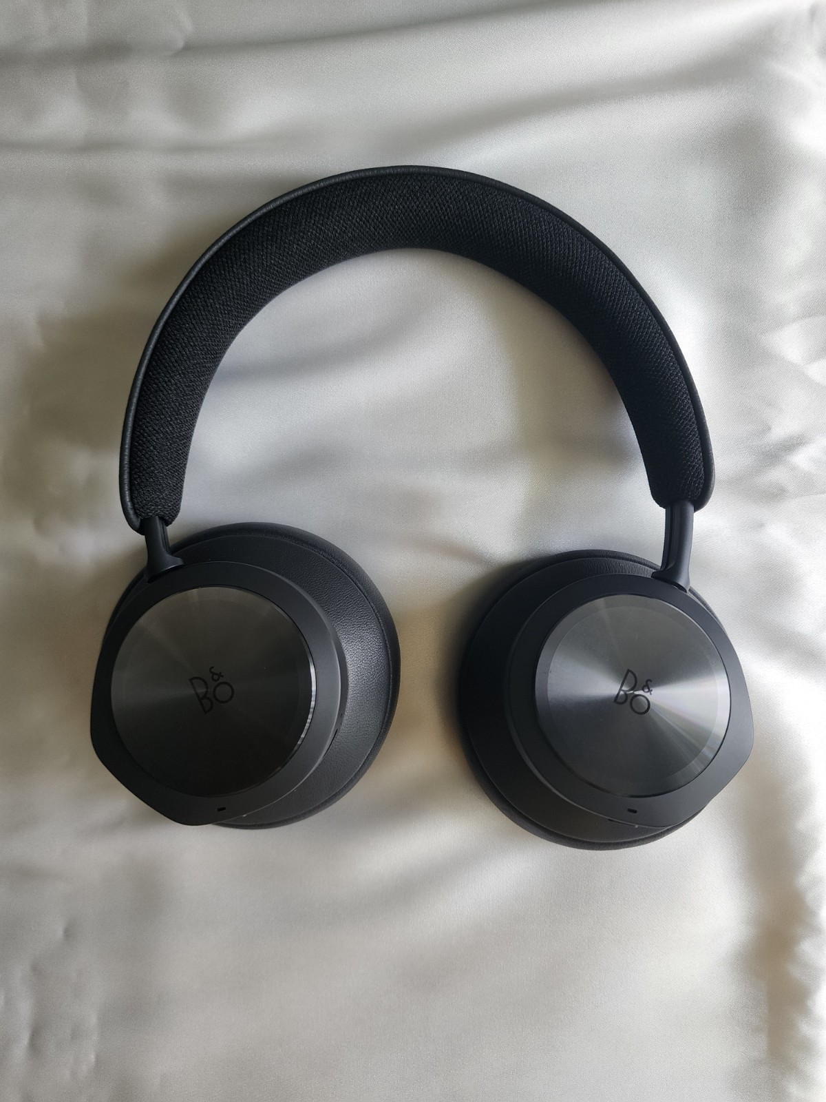 Bang Olufsen B&O Beoplay 500 Portal Bluetooth Black Dolby Atmos headphones