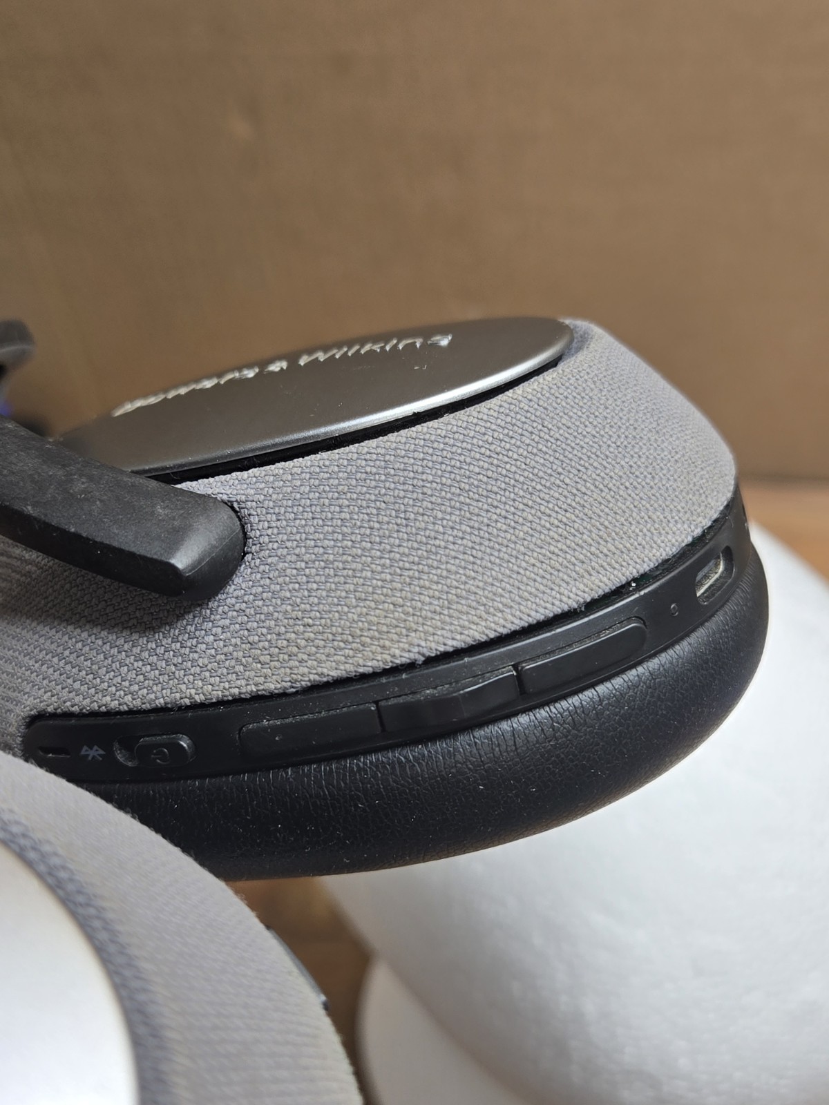 Bowers & Wilkins PX7 Wireless Bluetooth ANC Over-Ear Headphones Black 40mm