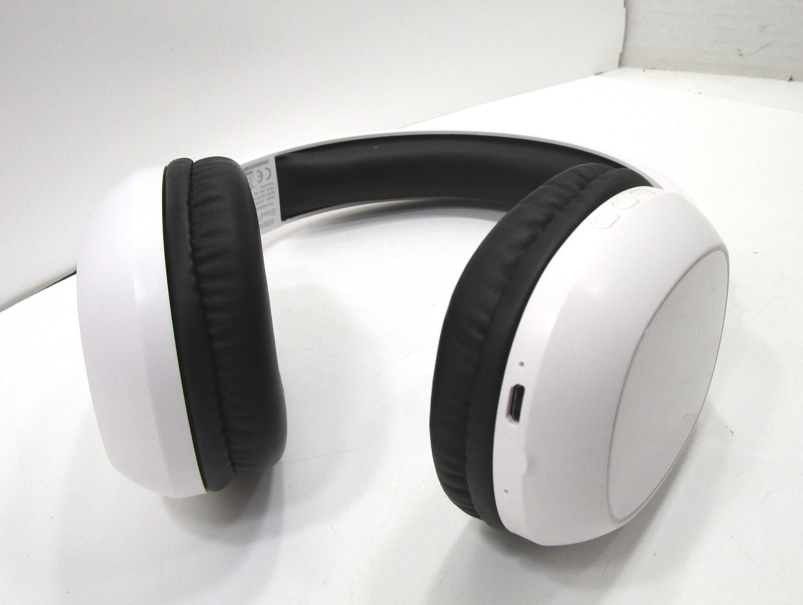 MAXELL Bass13 B13-HD1 Foldable Bluetooth Headphones With USB Charging Cable