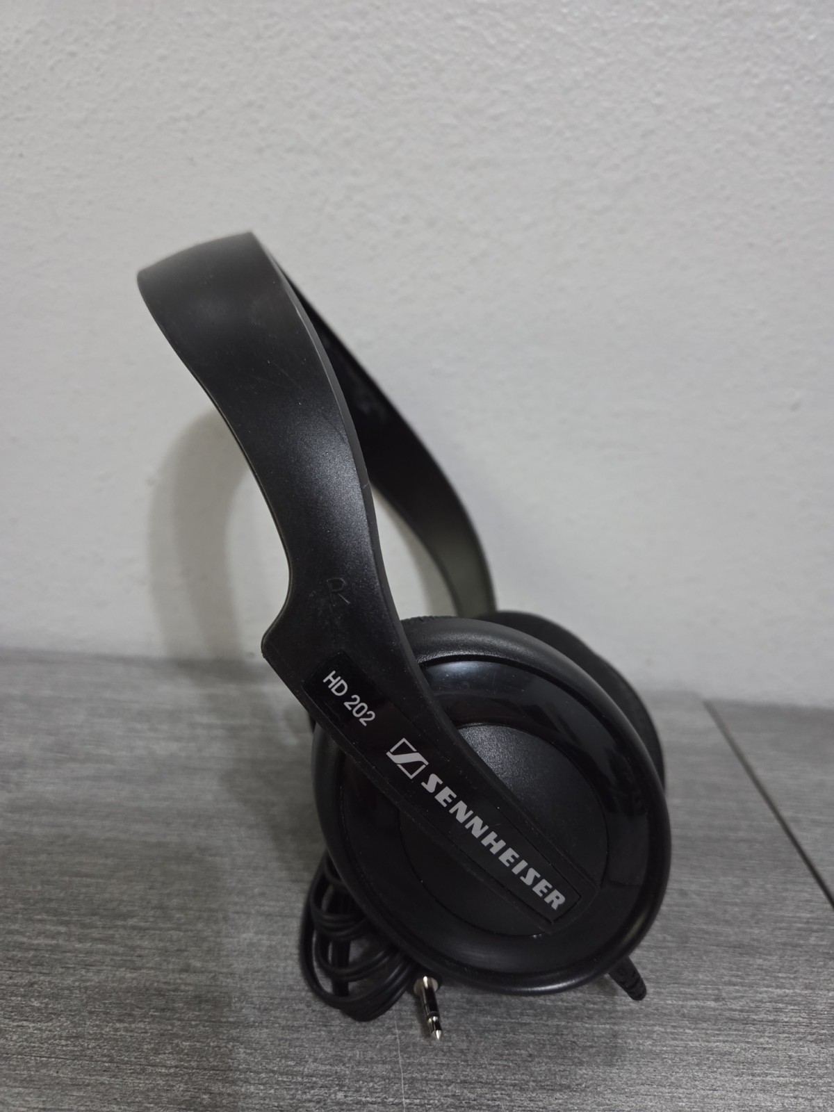 Sennheiser HD 202 Headphones Black 3.5mm Jack Over Ear Tested Works