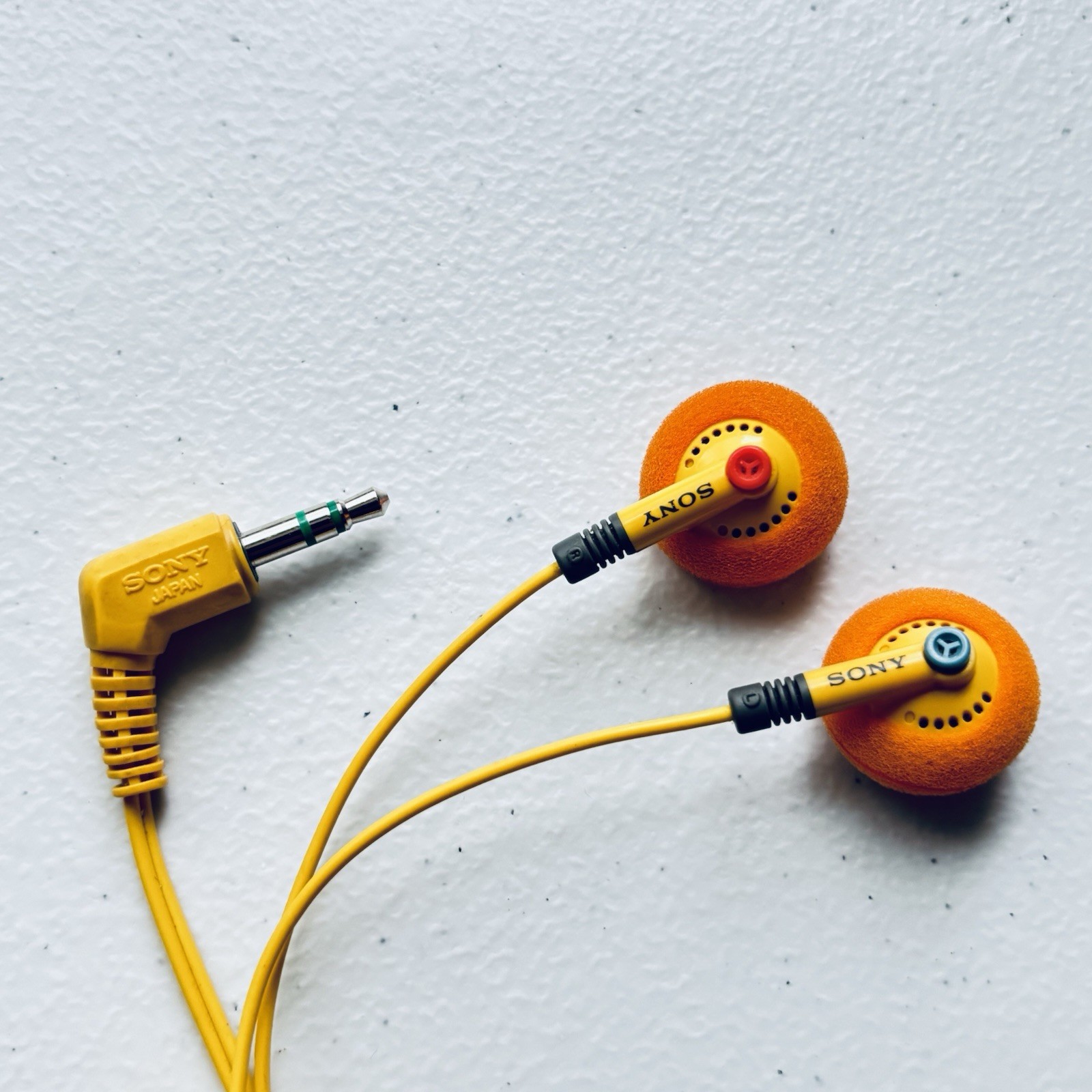 SONY MDR-E215 Sports Walkman Stereo Earphones Yellow Genuine w/ NEW Foam Pads
