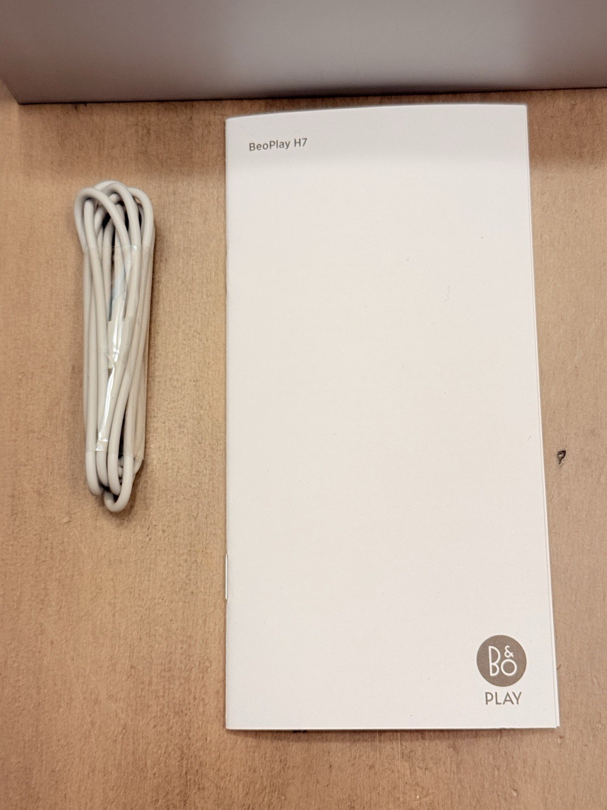 Bang & Olufsen Beoplay H7 Wireless/Wired Over-Ear Headphones – Never Used