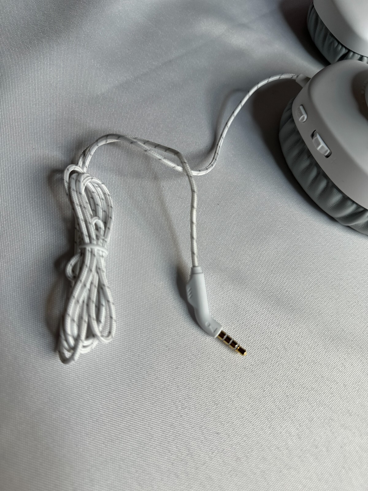 JBL Quantum 100 White Stereo Wired Over Ear Gaming Headphones With Mic