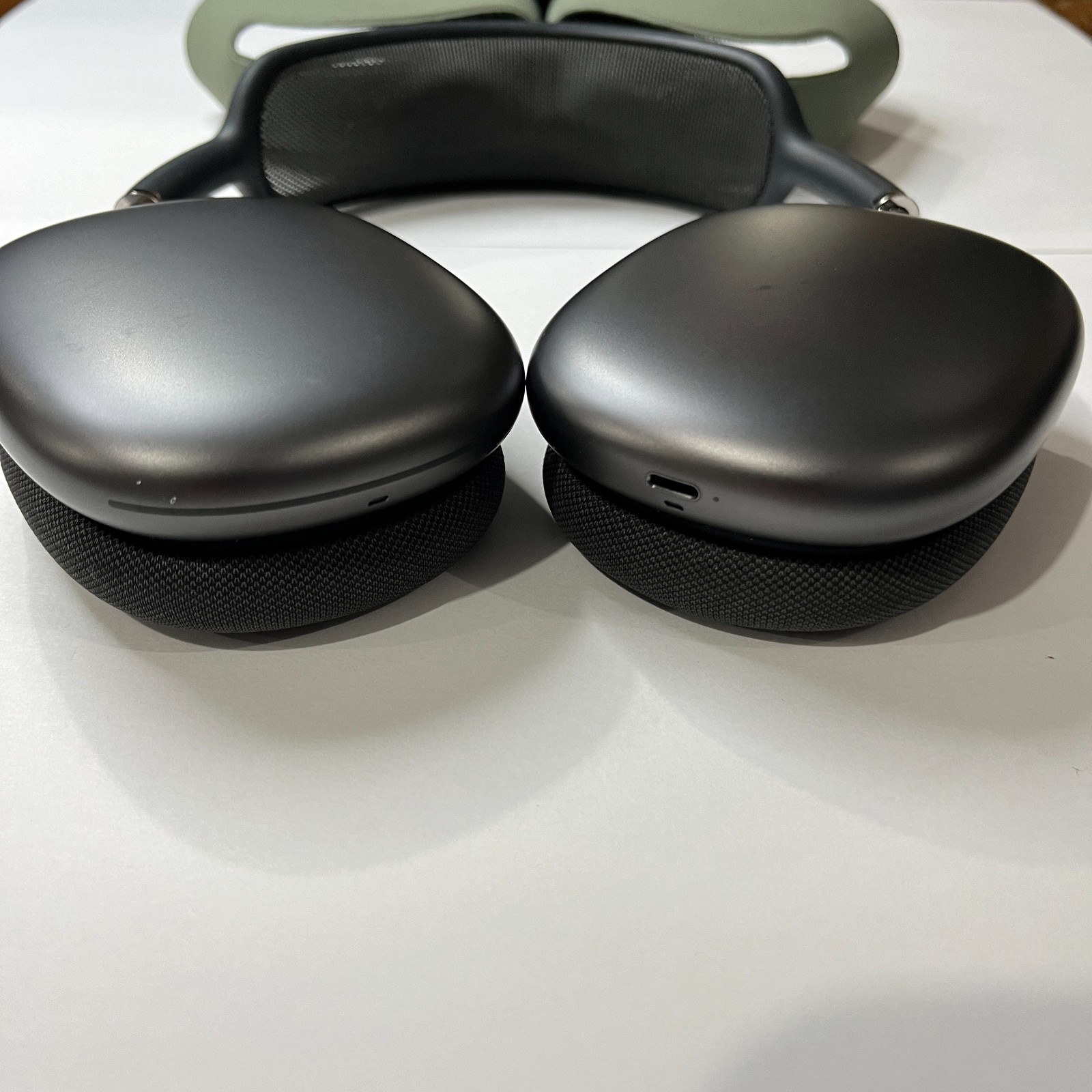 Apple AirPods Max A2096 1st Gen w/ Smart Case