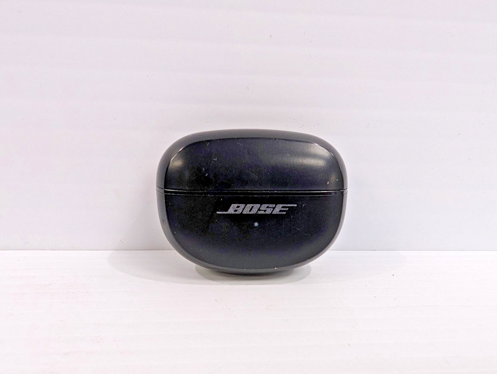 (B2604) Bose 438926 Headphones (No Box No Cables)