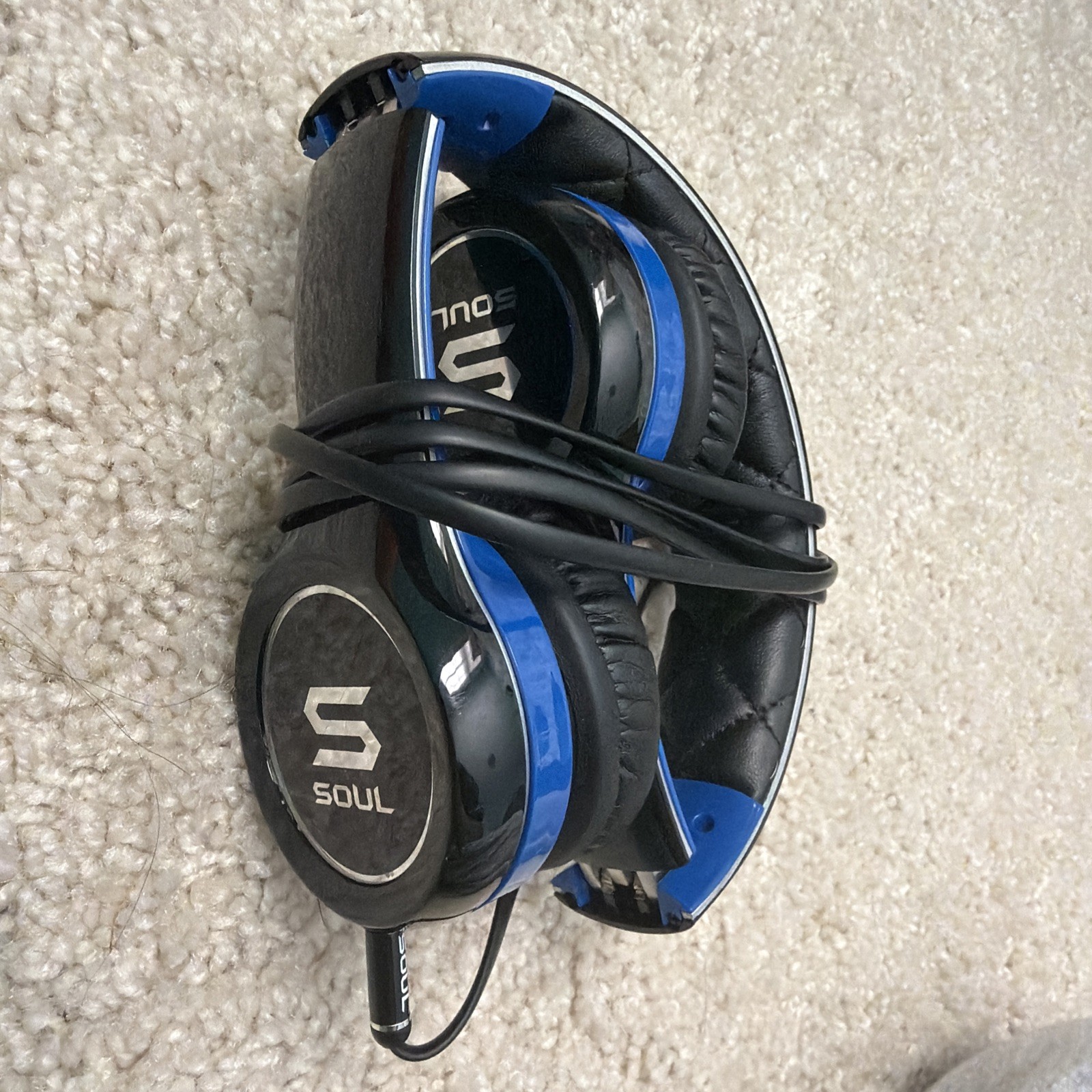 Soul by Ludacris SL100UB Ultra Dynamic On-Ear Headphones Blue very lightly used