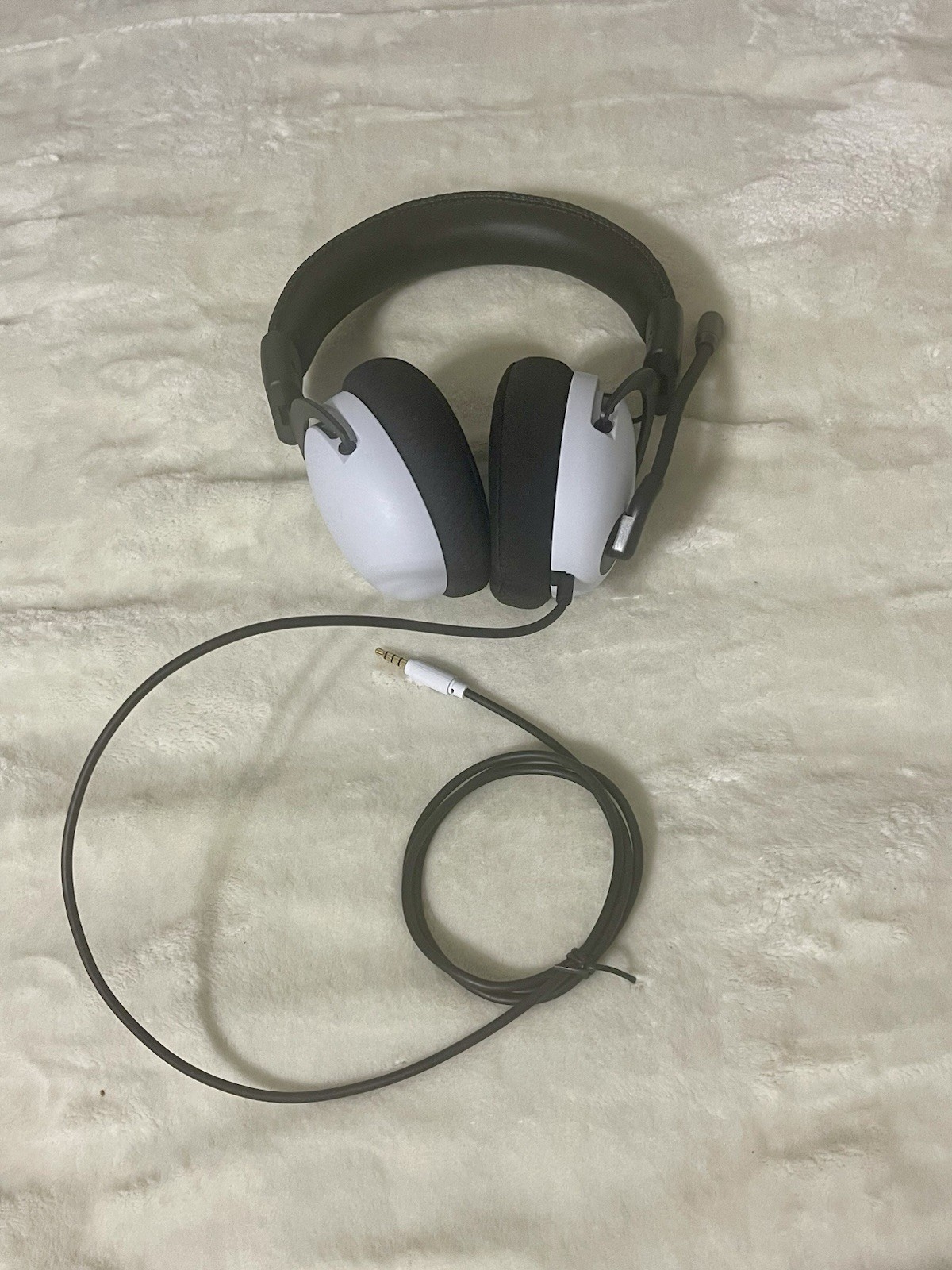 Game Onn Wired Video Gaming Headset 3.5mm Connector Flip-to-Mute Mic PS4-5 NWOB
