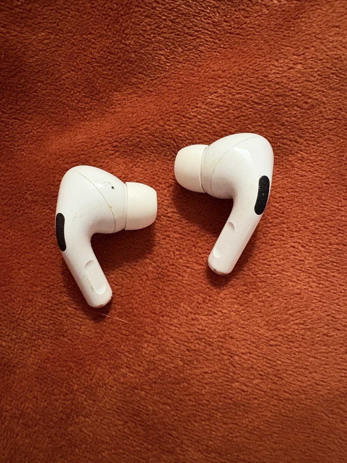 Apple AirPods Pro 1st Generation Earbuds- A2084, A2083