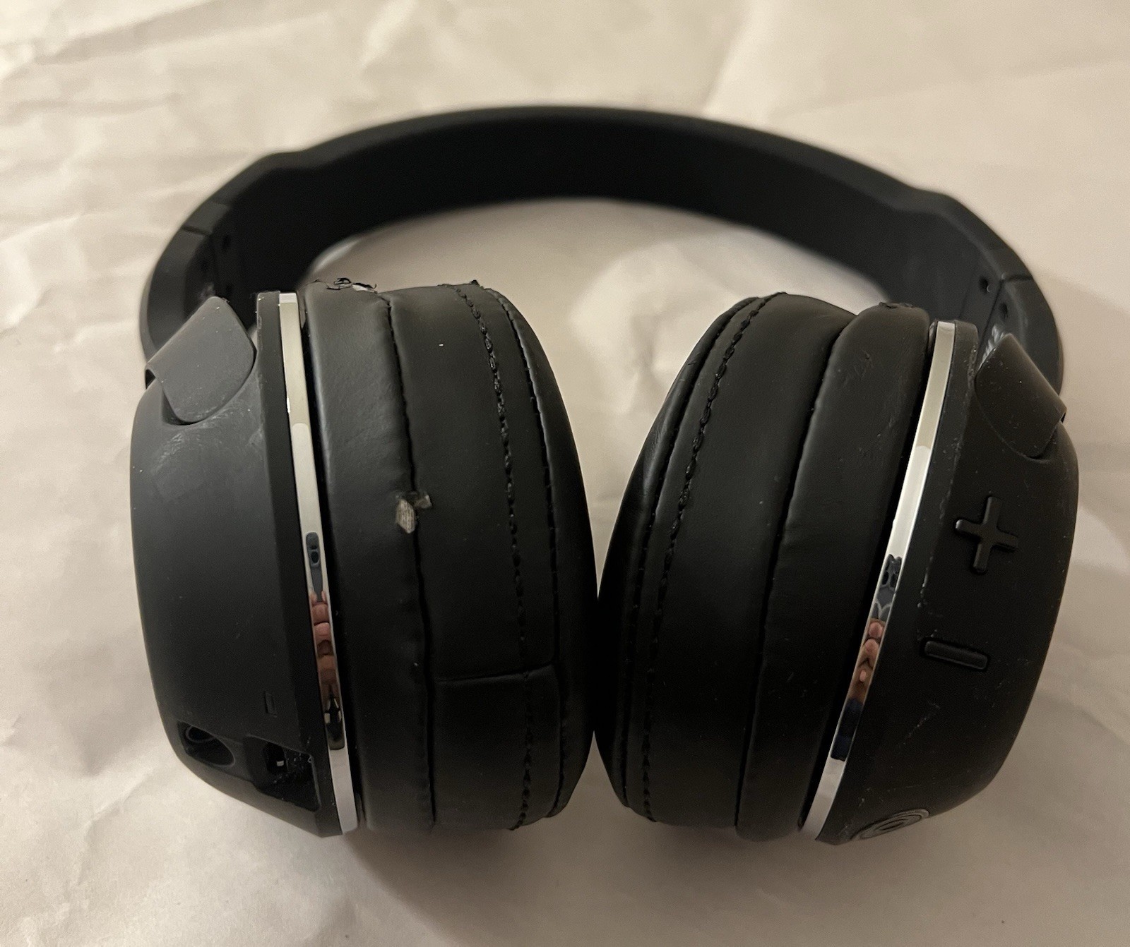 Skullcandy Hesh 2 On Ear Headphones – Black May Need Cushion Replaced