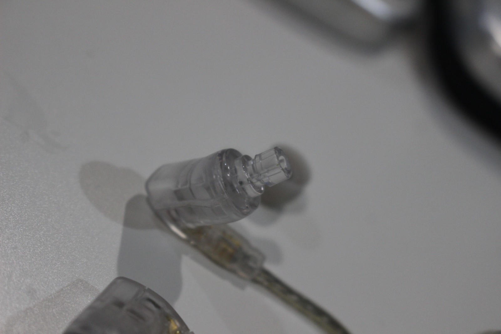 Ultimate Ears Super Fi 3 studio Headphones Stereo UE Earbuds Transparent Tin