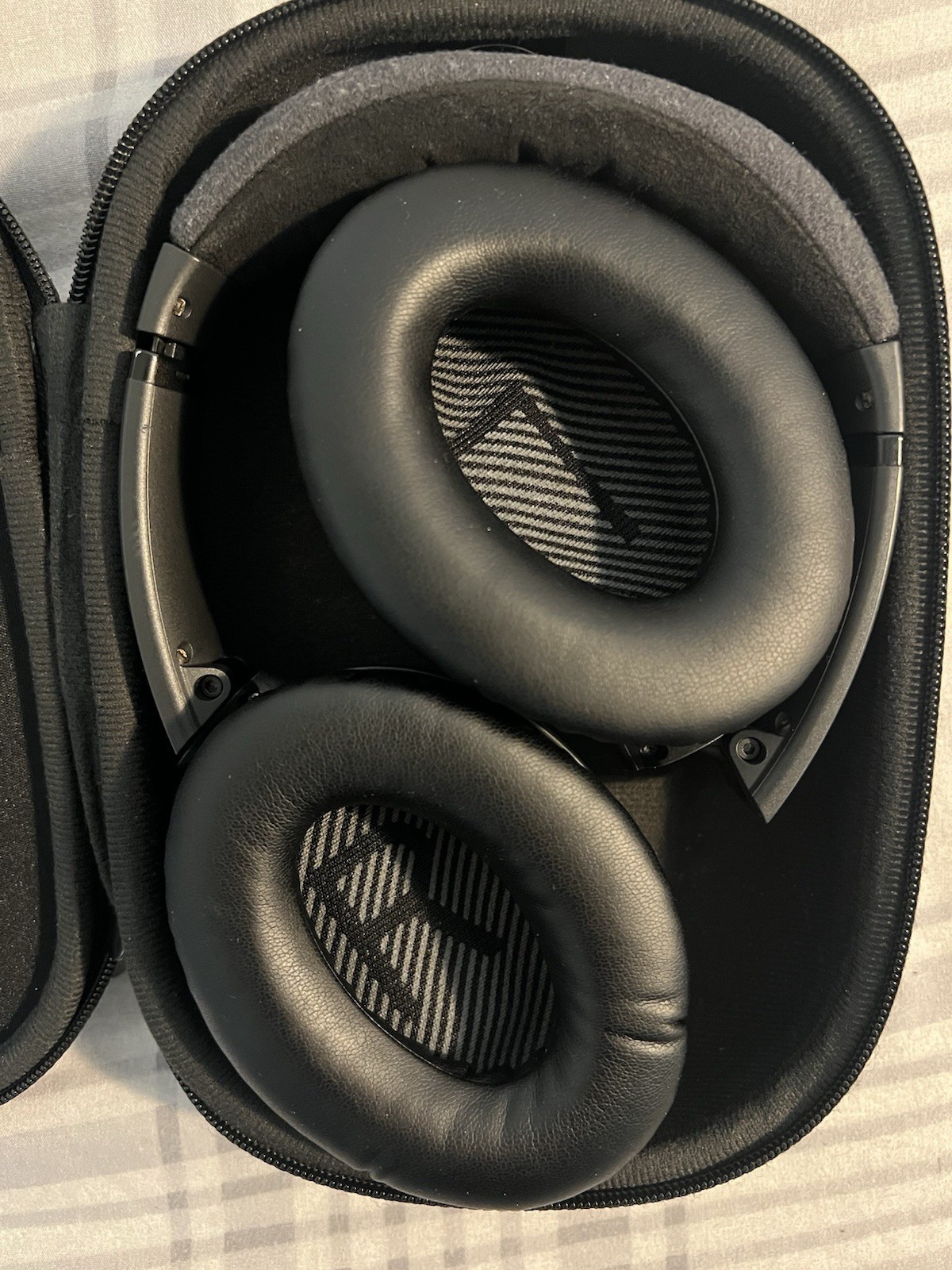 Bose QuietComfort 35 II Wireless Noise Cancelling Headphones Black 789564-0010