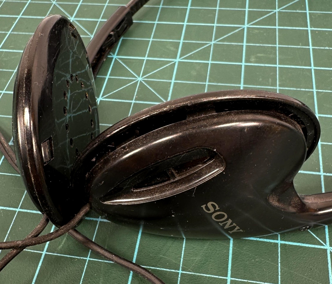 Vintage Sony MDR-023 Wired On-Ear Headphones Black 3.5mm Walkman Retro Stereo