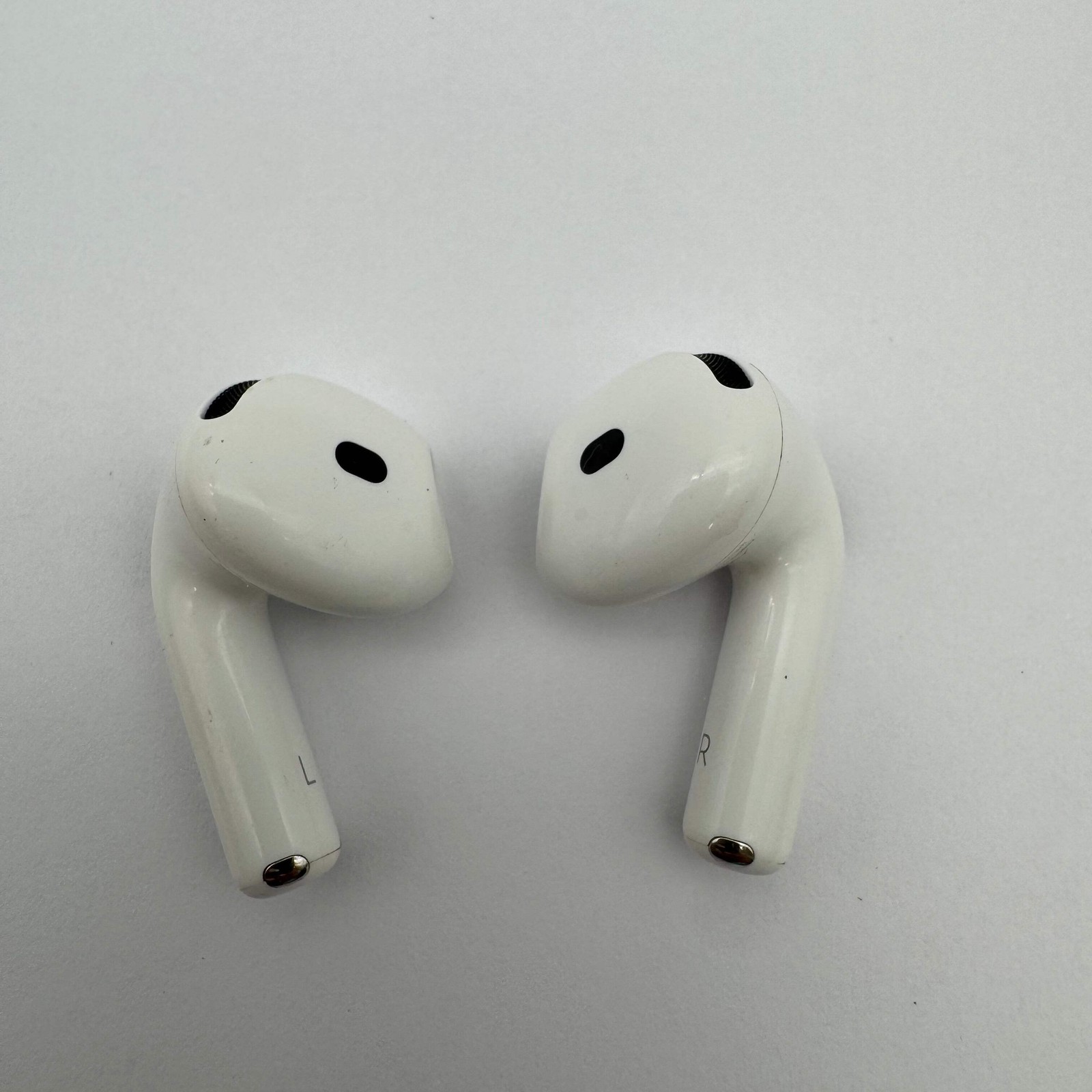 Apple AirPods (4th Gen) Complete Set A3058 A3050 A3053