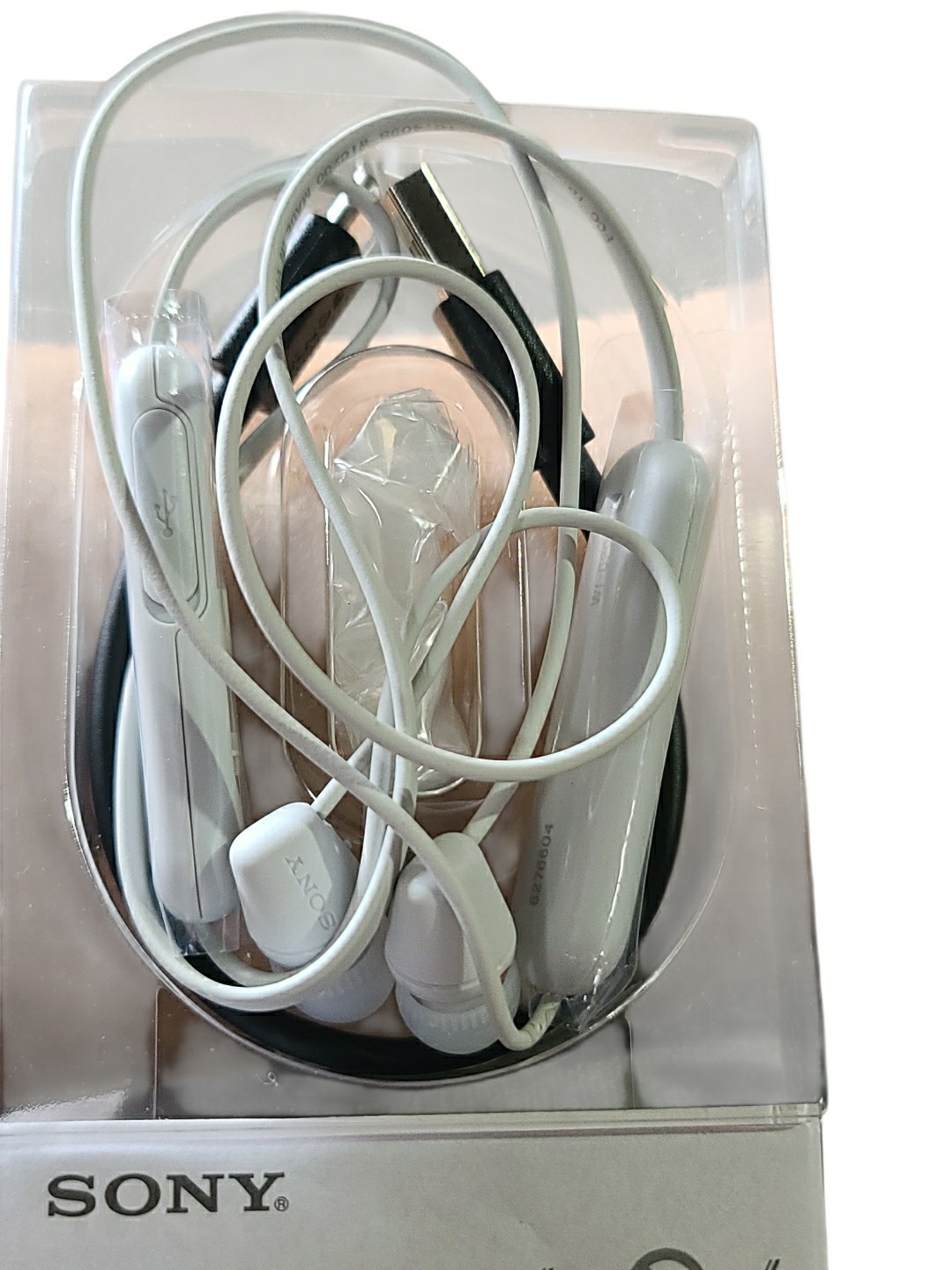 ASUS ROG Cetra II Core Moonlight White in-Ear Gaming Earbuds | Liquid Silicone
