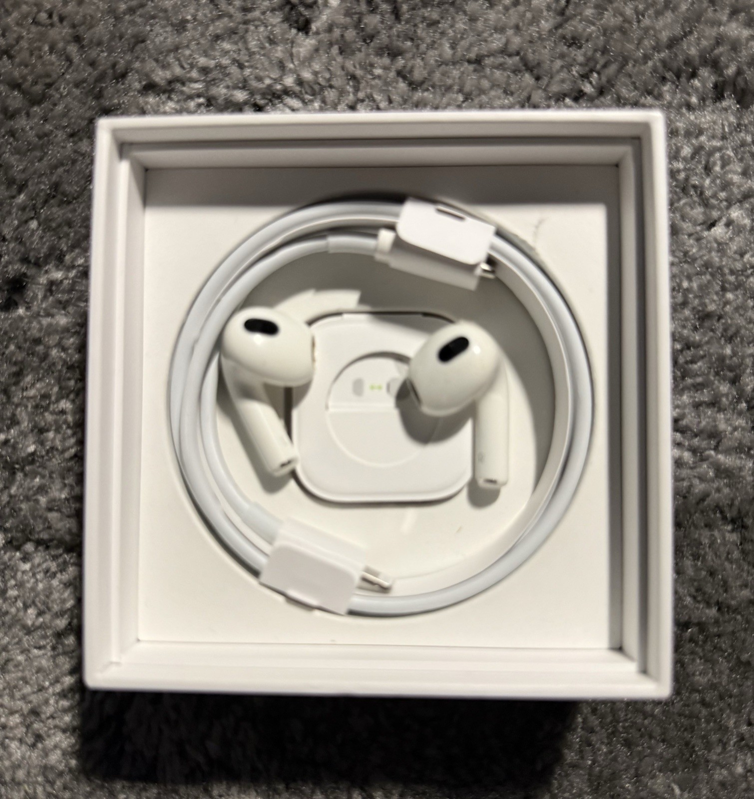 Apple AirPods Pro White Bluetooth Wireless Earbuds w/ Wireless Charging Case