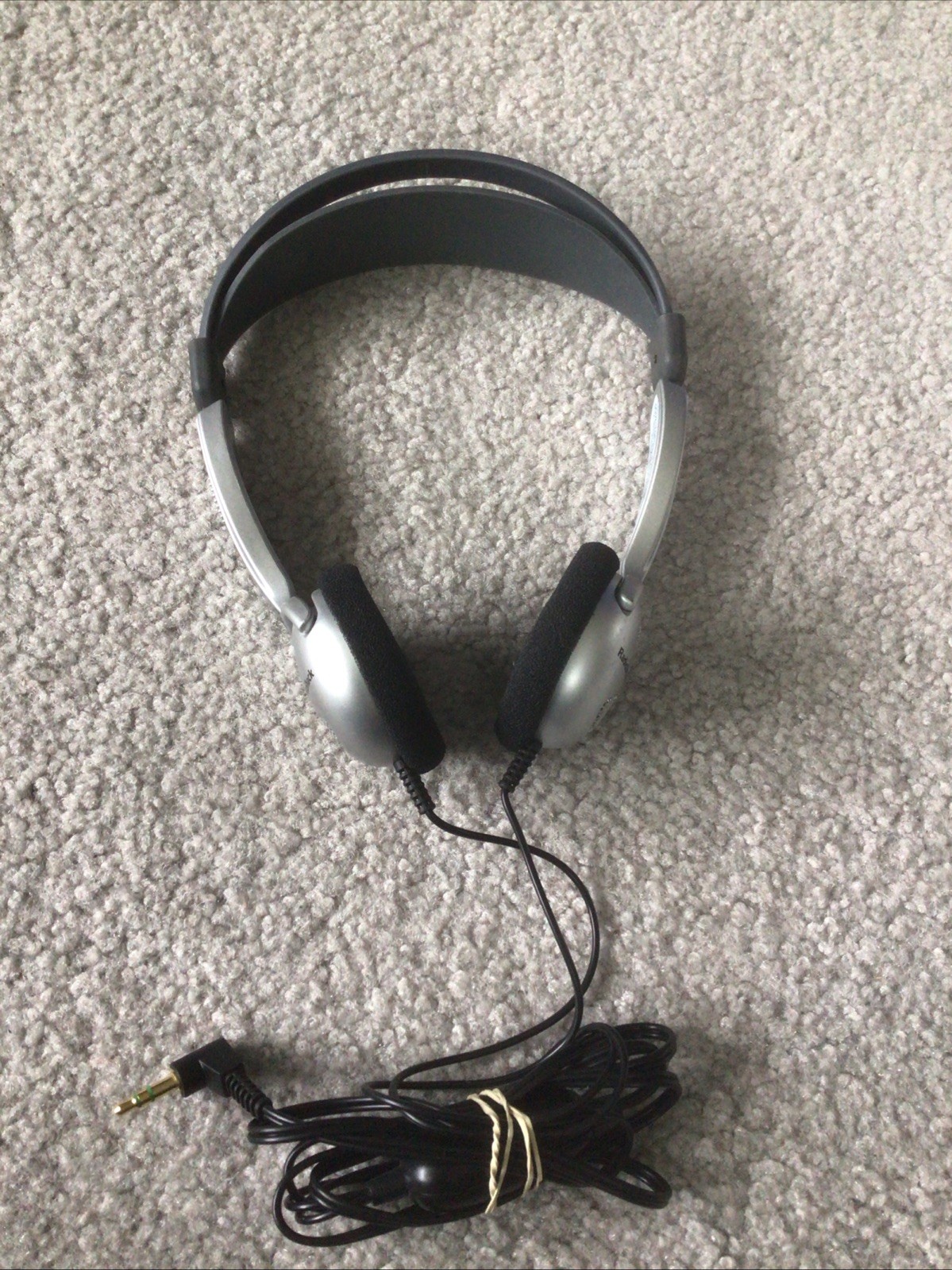 Radio Shack PRO 35A Titanium Diaphragm Black Gray Silver Stereo Headphones