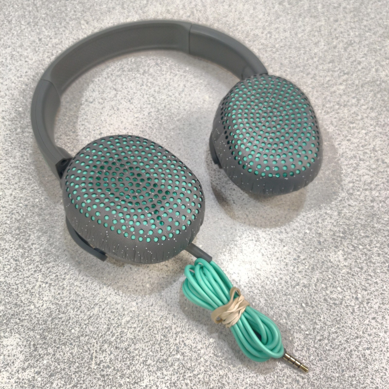 TESTED Skullcandy Riff on-ear Headphones with Microphone Grey/Teal SOUNDS GREAT