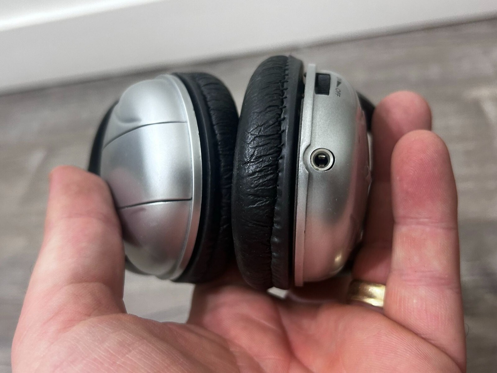 SoundLogic 4 In 1 Wireless Headphones Over The Head Black Silver