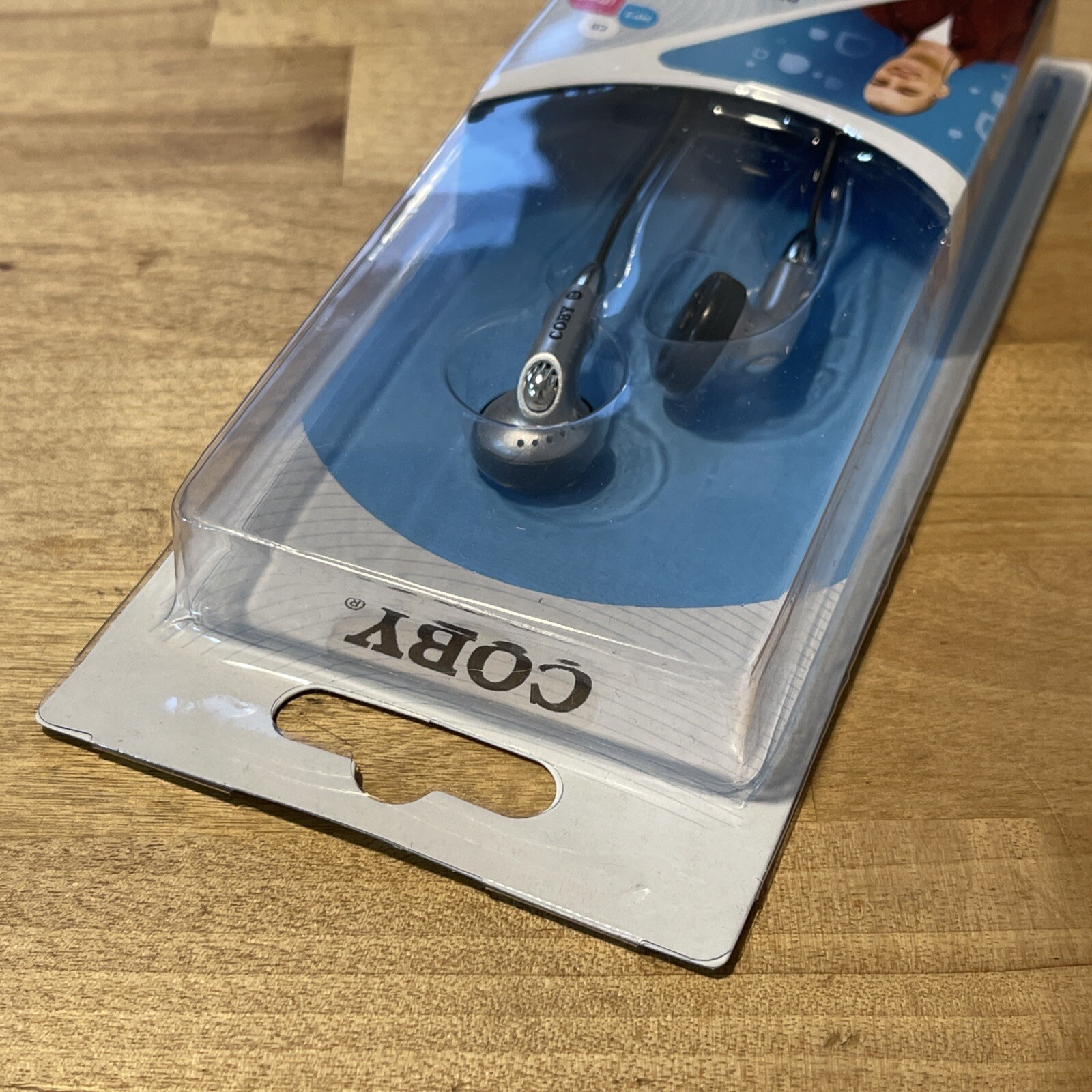 Coby CVE05 Headphones – Silver Digital Stereo headphones With 3.5mm Lshape Port