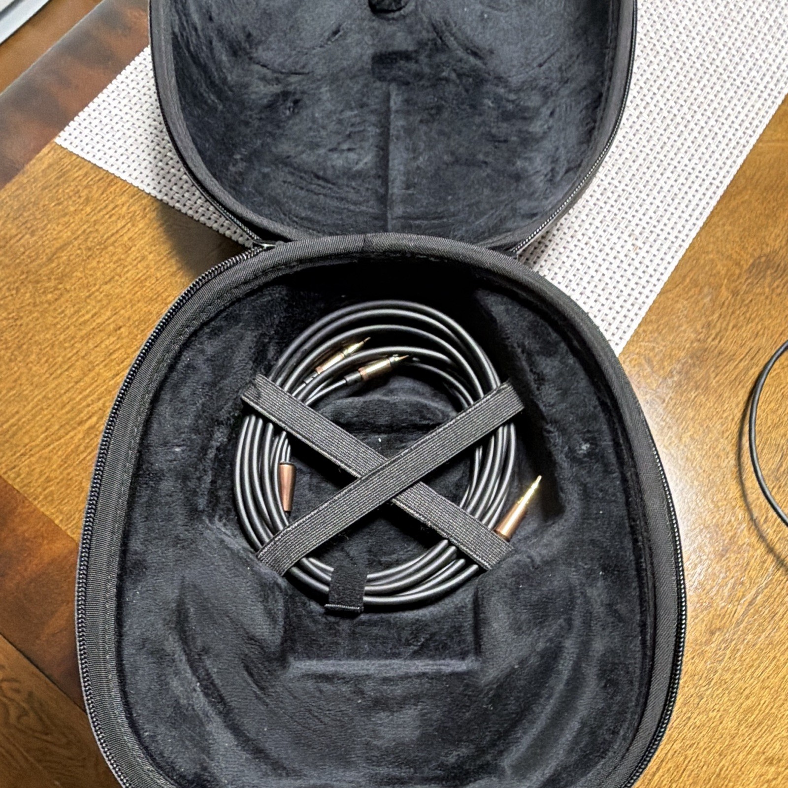Meze Audio LIRIC Over-Ear Headphones Black Detachable Cable w/ Case & Box